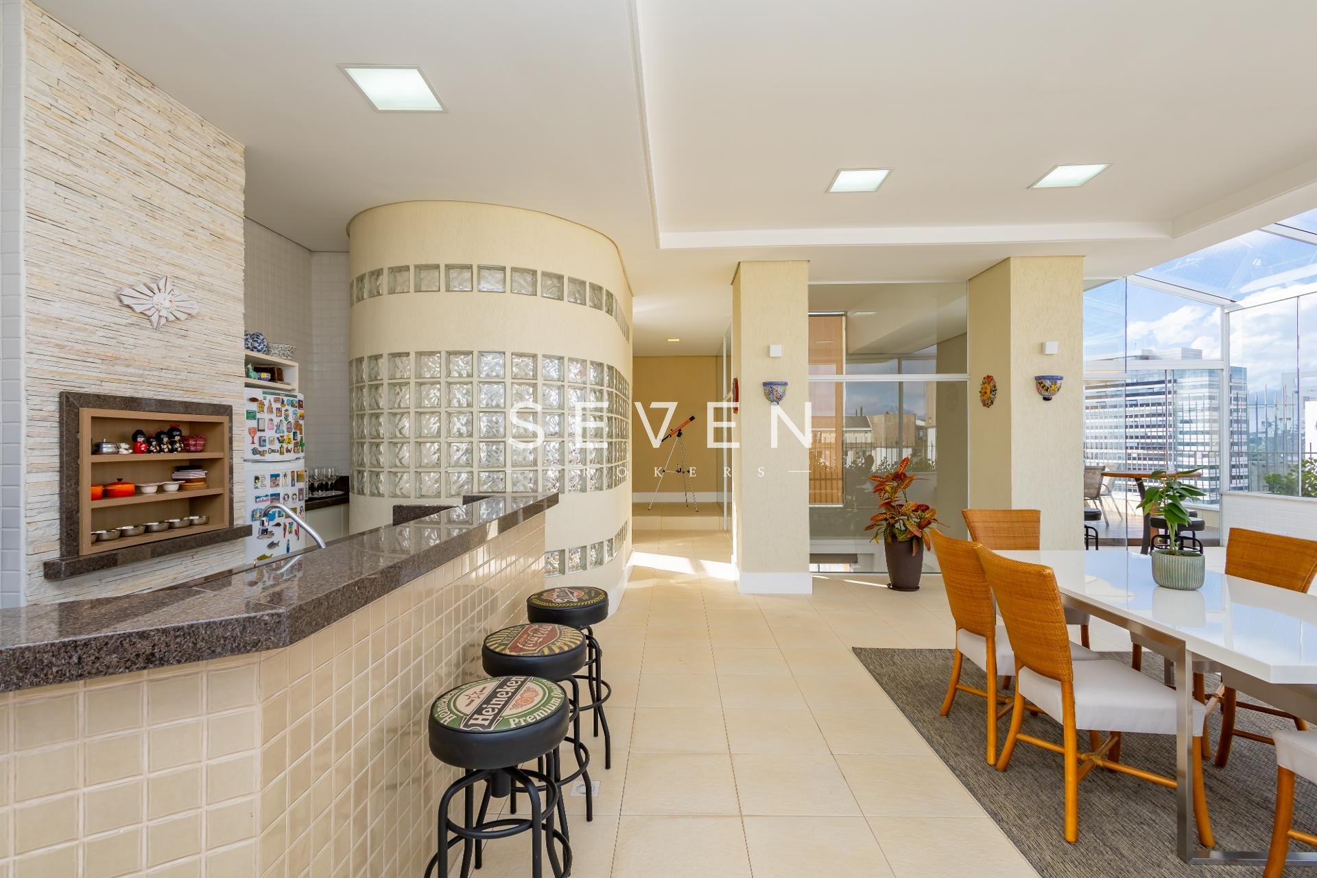Confira essa oportunidade  casa com terreno plano no Pinheirinho.