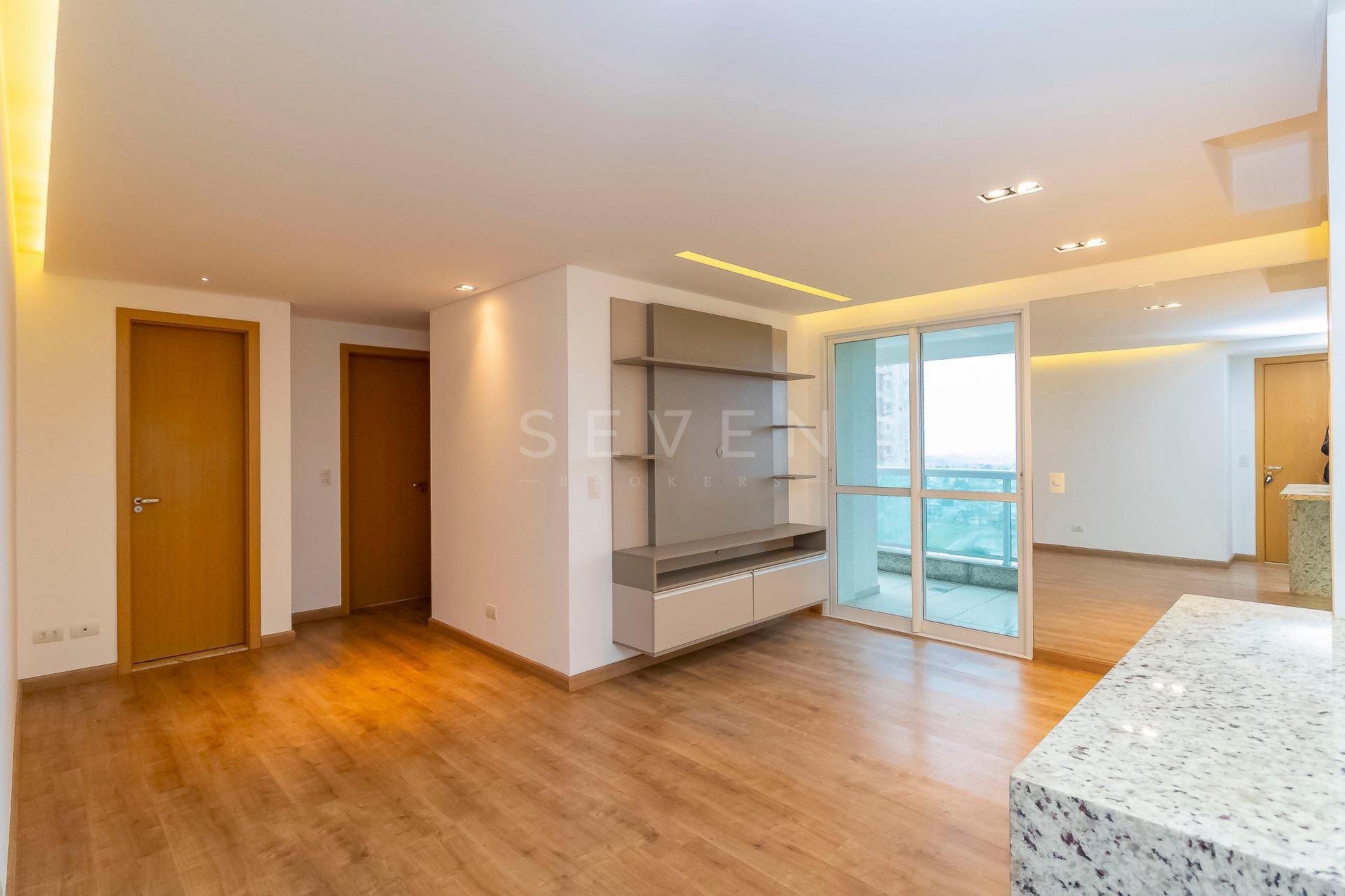 Casa aconchegante de 2 quartos em regi?o tranquila com varanda...