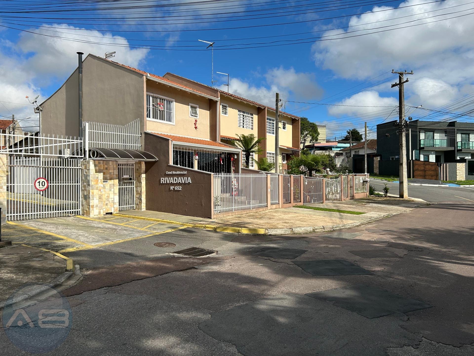 Sobrado com 3 dormit?rios ? venda,  90 m2, ALTO BOQUEIR?O, CUR...
