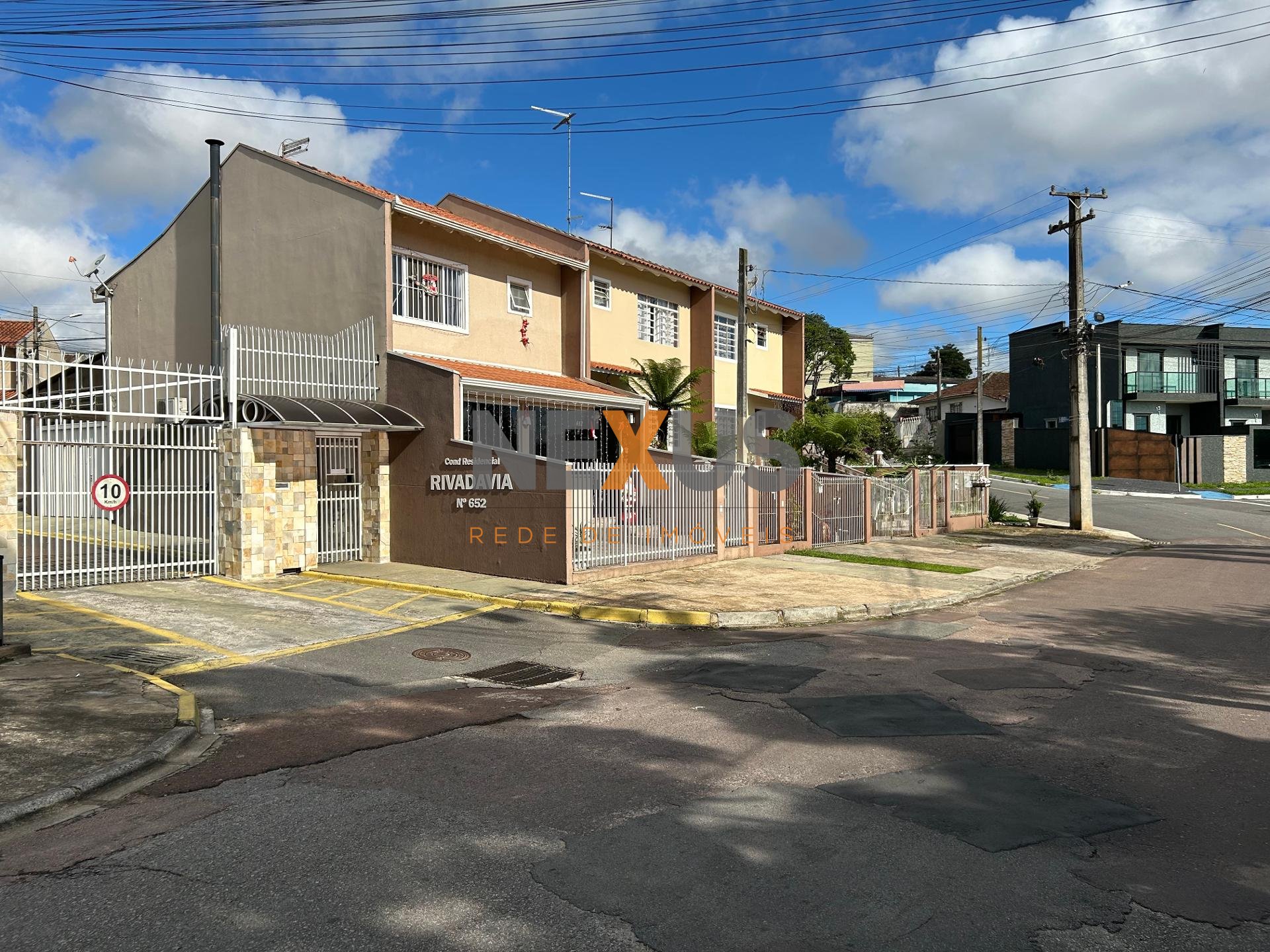 Sobrado com 3 dormitórios à venda,  90 m2, ALTO BOQUEIRÃO, CUR...