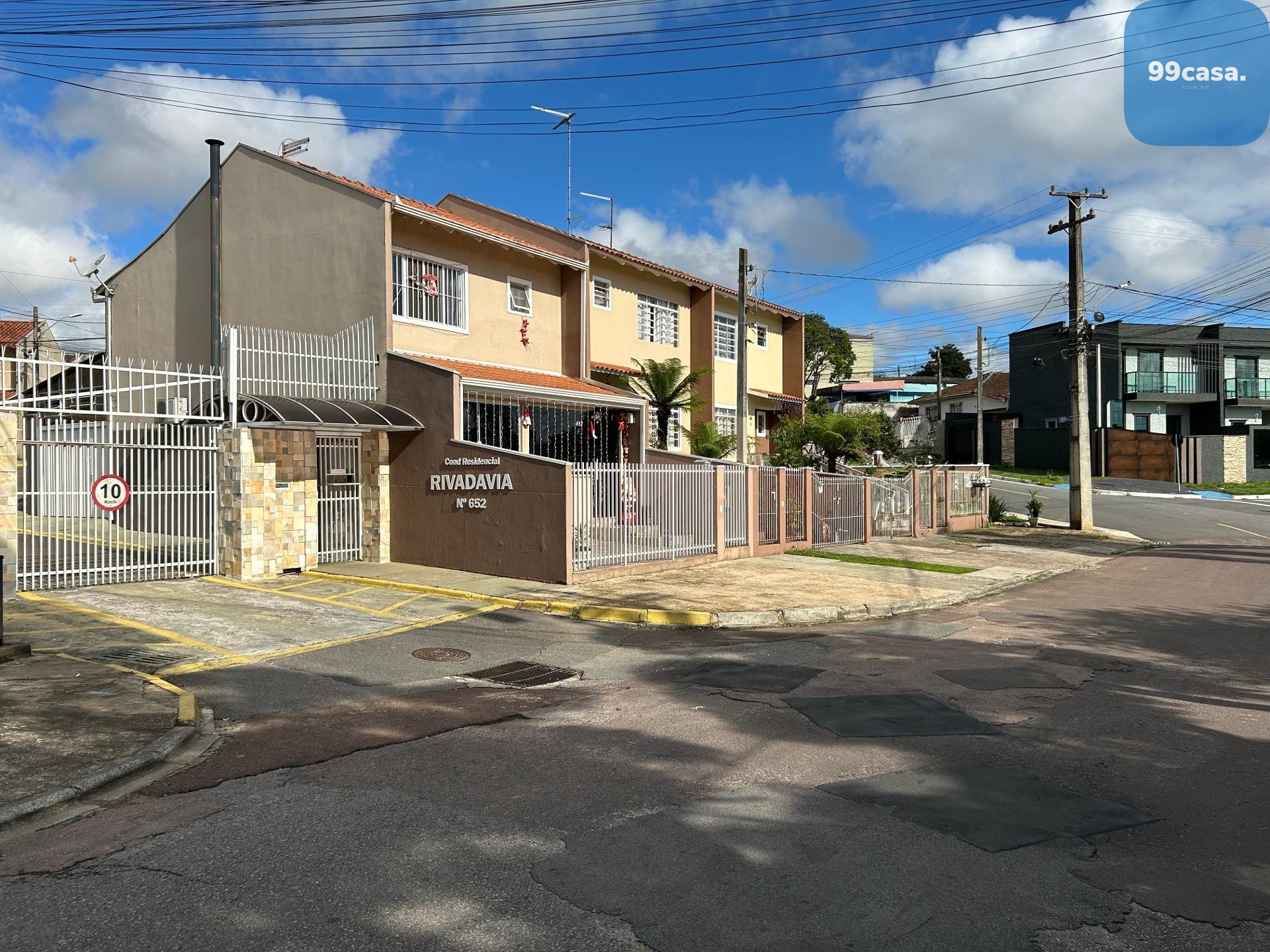 Sobrado com 3 dormitórios à venda,  90 m2, ALTO BOQUEIRÃO, CUR...