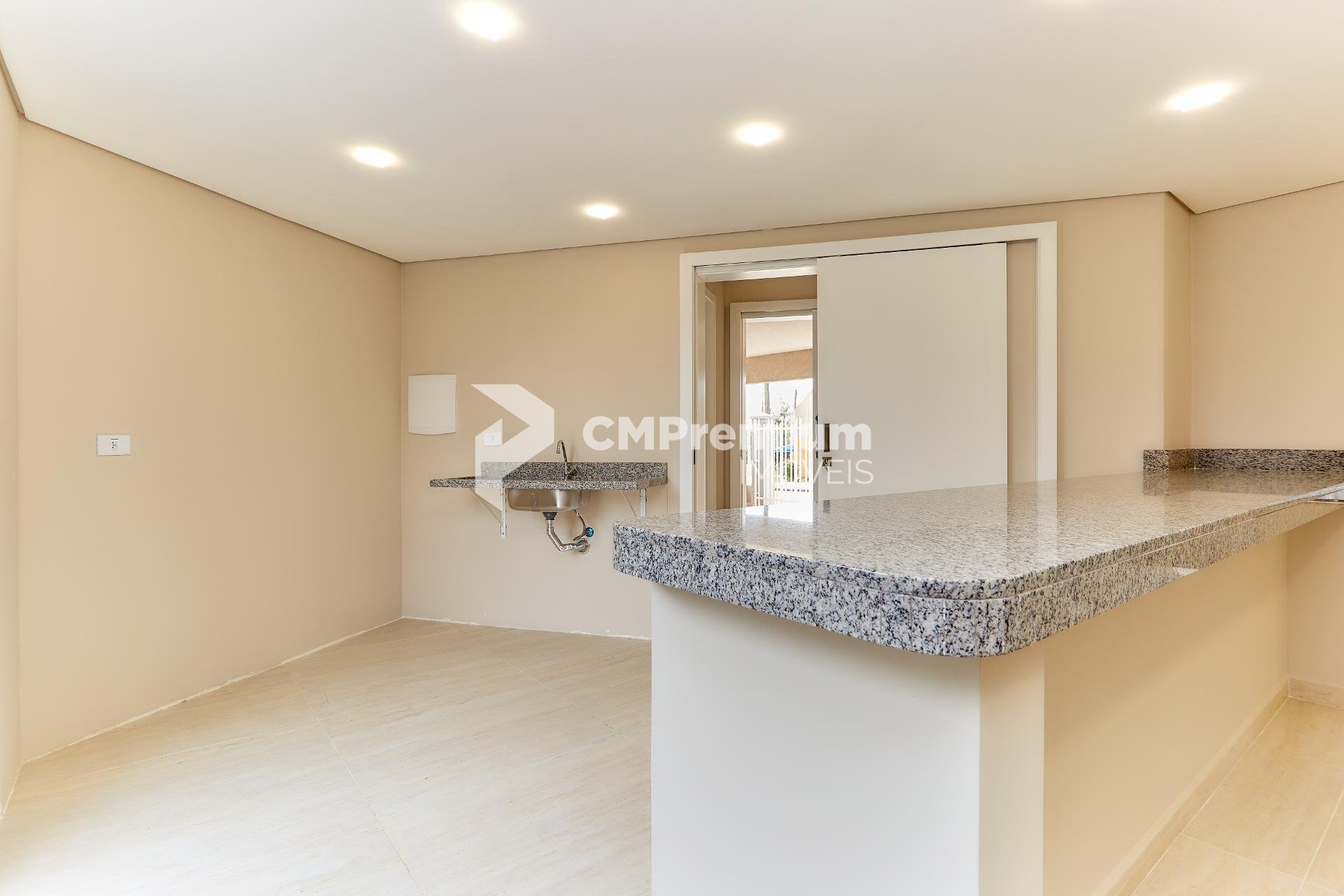 Sobrado com 3 quarrtos à venda, 178.65 m2, CENTRO, COLOMBO - PR