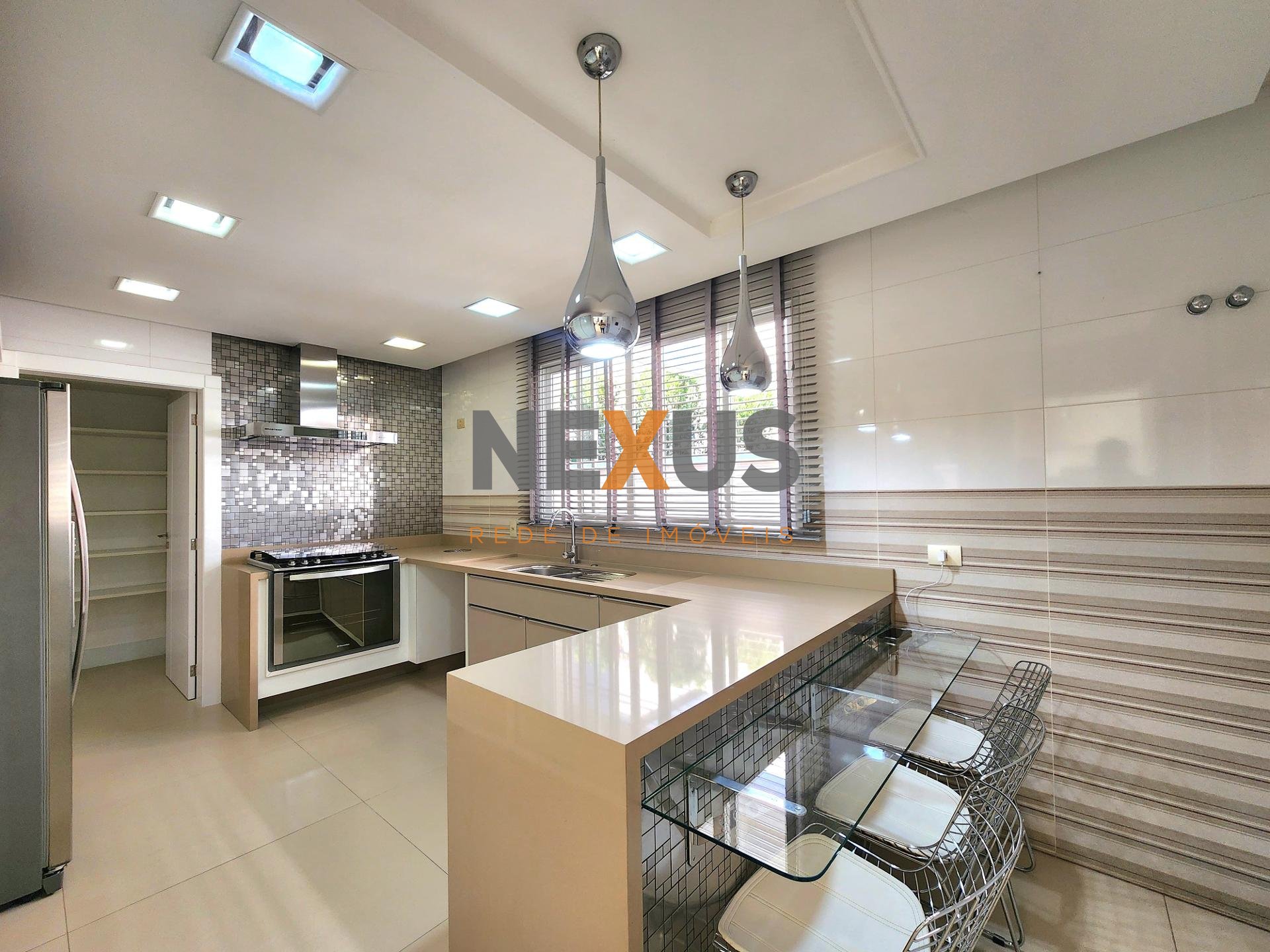Casa com 4 quartos à venda, 346.82 m2, SANTA FELICIDADE, CURIT...
