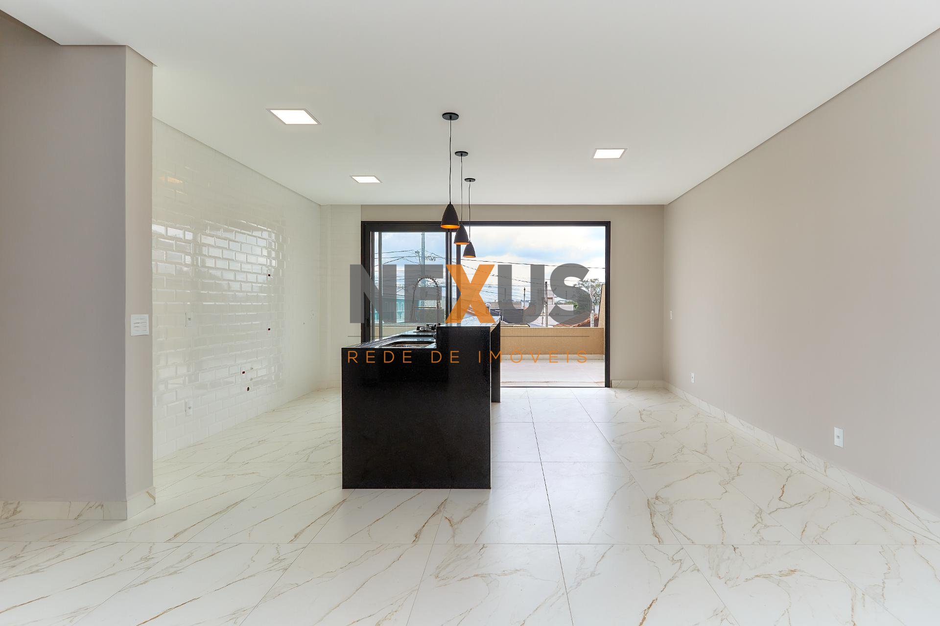 Casa com 3 Suítes à venda, 252 m2, PINHEIRINHO, CURITIBA - PR
