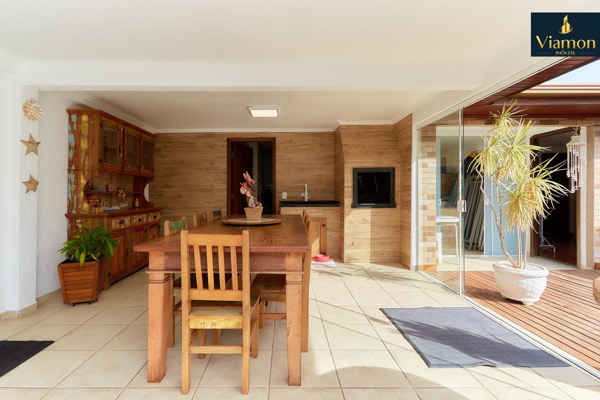 Casa com 5 dormitórios à venda, 235 m2, SANTO INÁCIO, CURITIBA...
