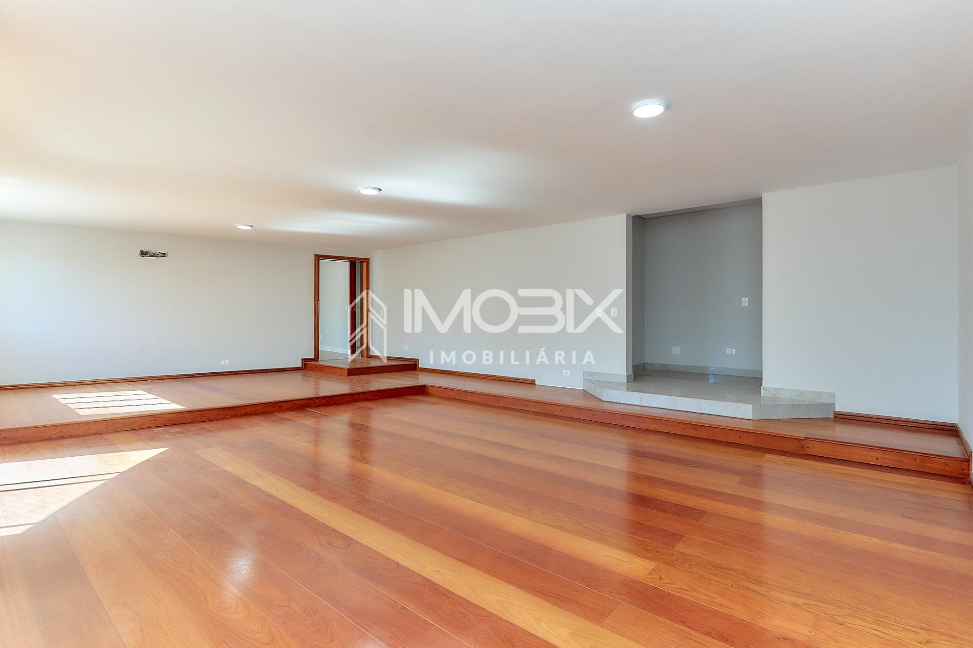 Apartamento reformado com 4 dormitórios à venda, 266,80 m2, BA...