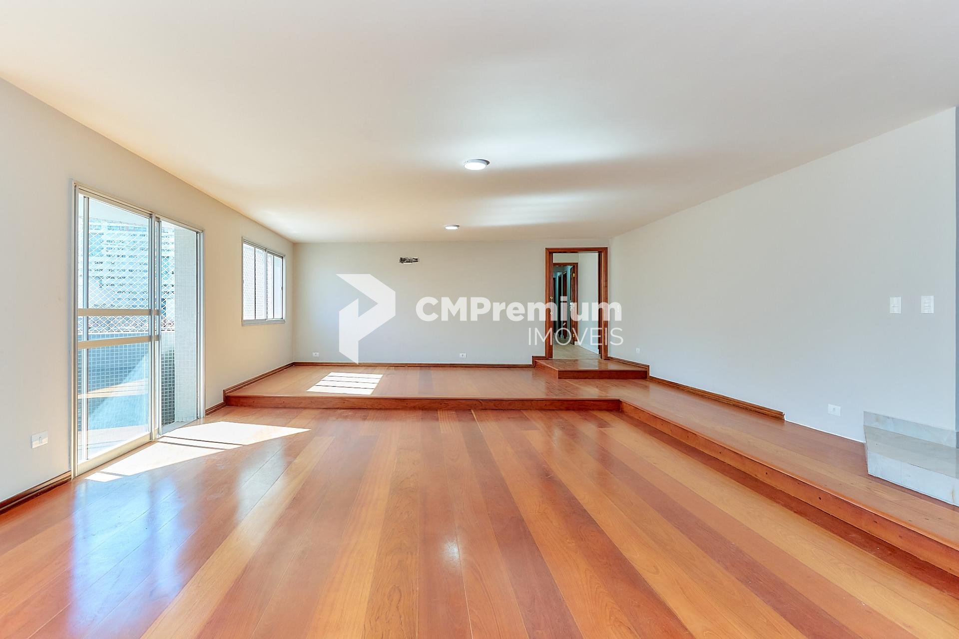 Apartamento reformado com 4 dormitórios à venda, 266,80 m2, BA...