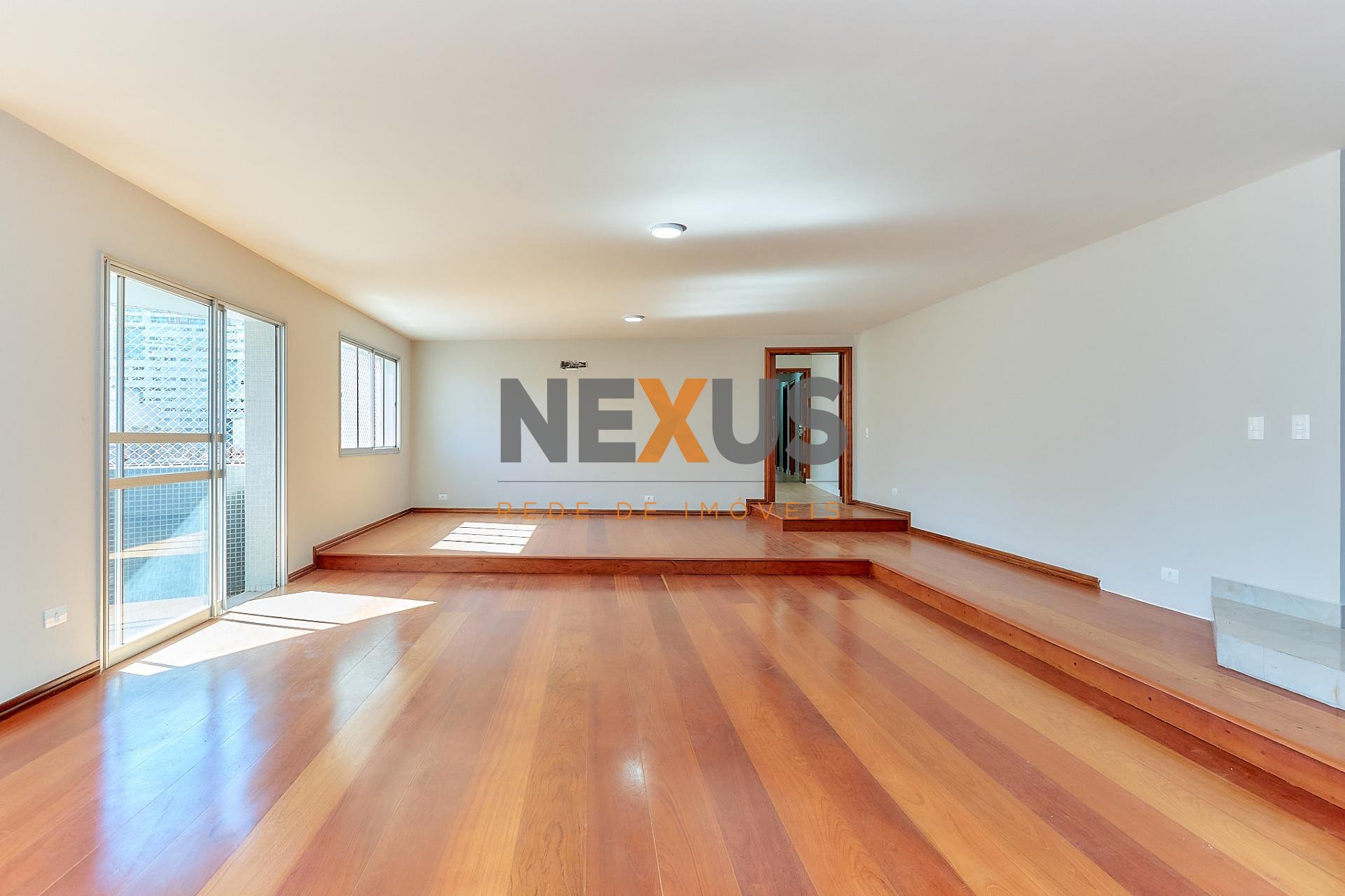 Apartamento reformado com 4 dormitórios à venda, 266,80 m2, BA...