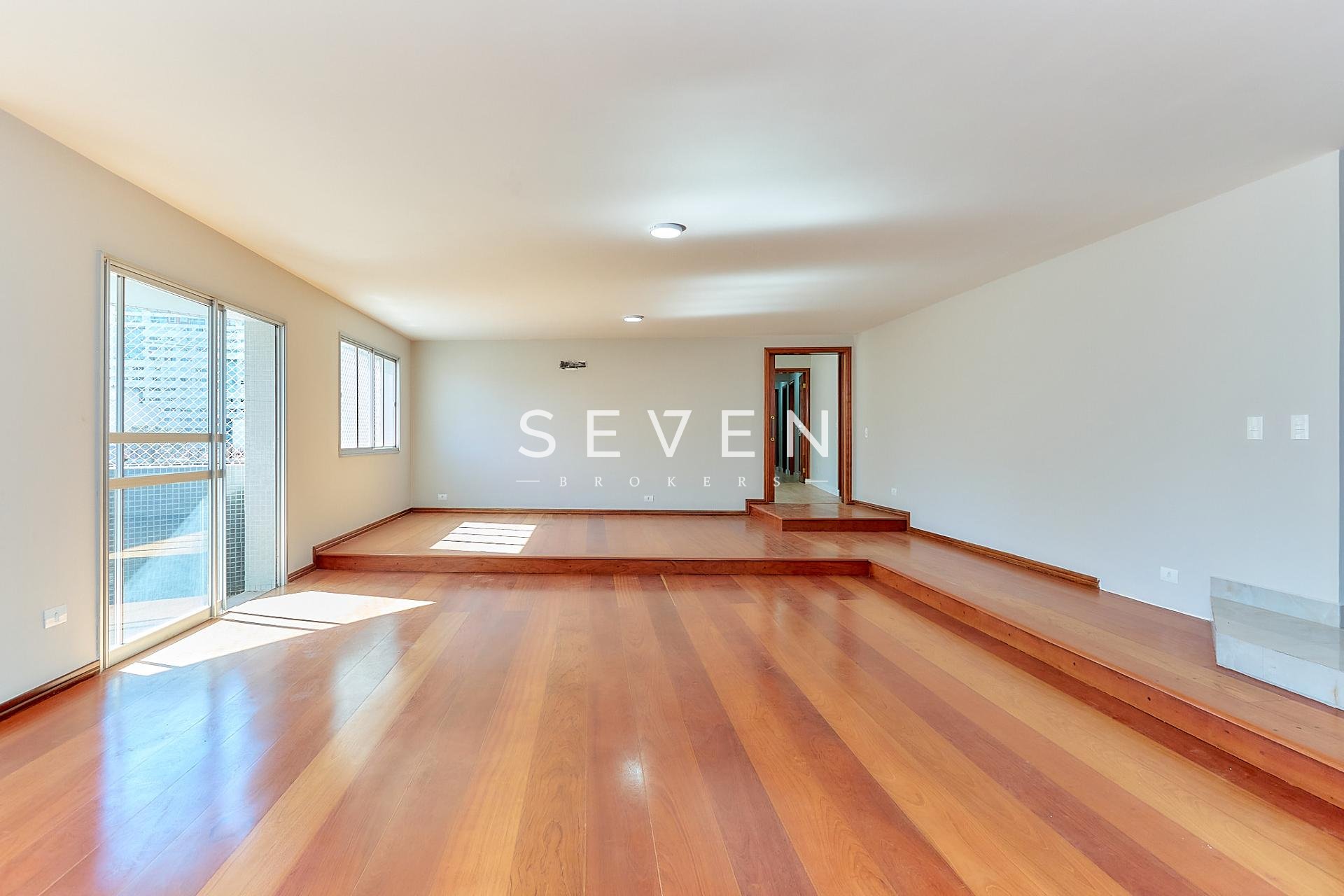 Apartamento reformado com 4 dormitórios à venda, 266,80 m2, BA...