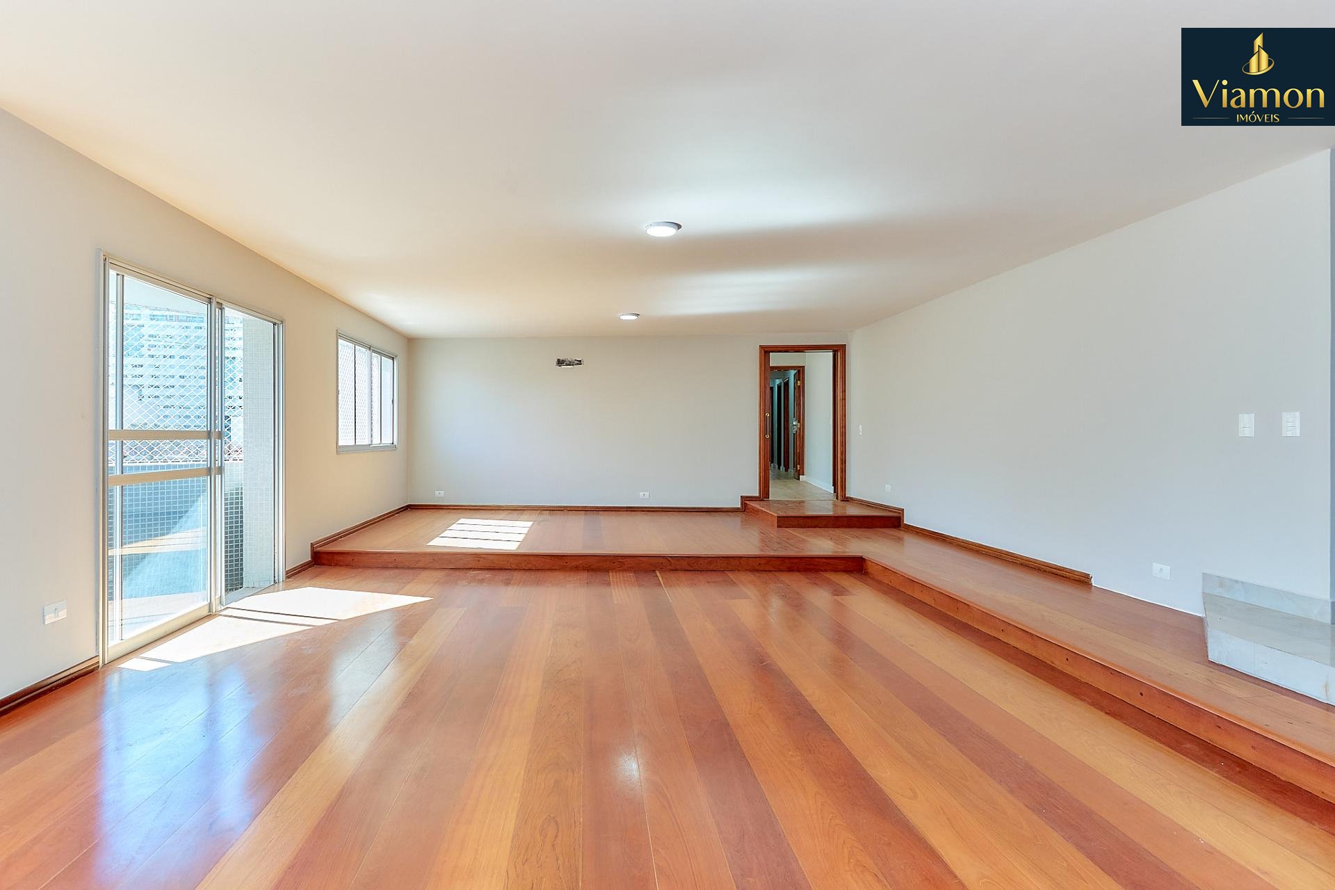 Apartamento reformado com 4 dormitórios à venda, 266,80 m2, BA...