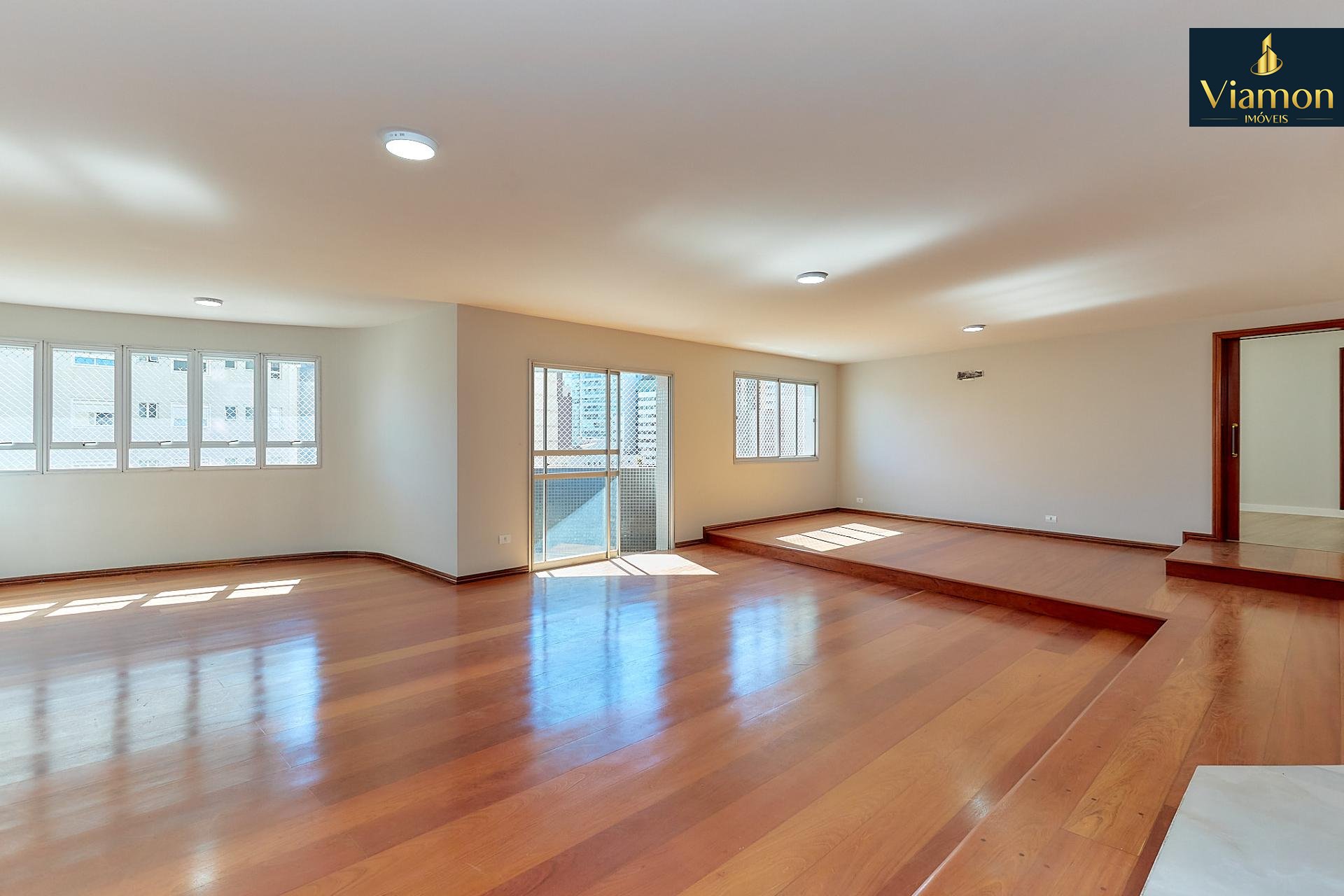 Apartamento reformado com 4 dormitórios à venda, 266,80 m2, BA...
