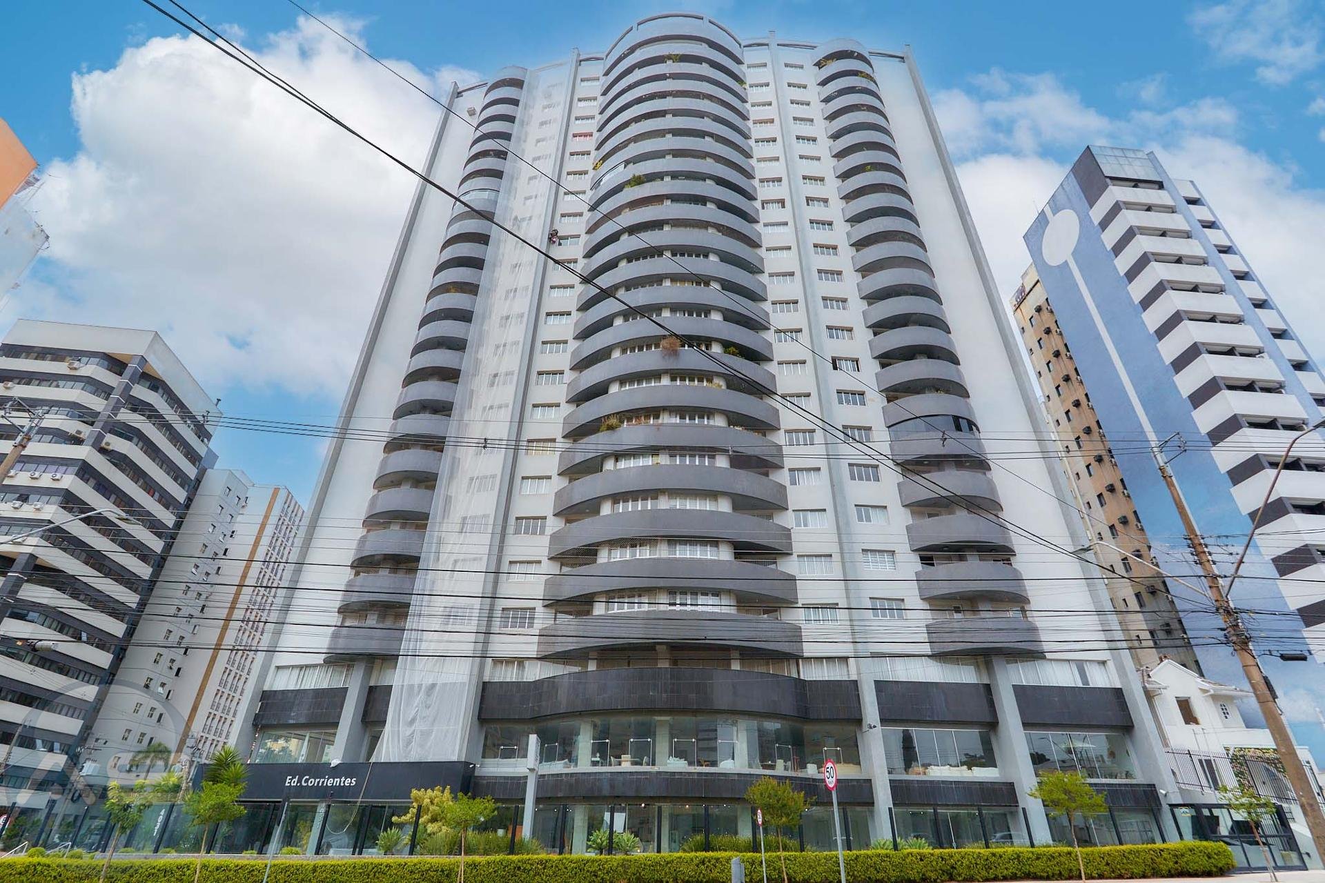 Apartamento reformado com 4 dormitórios à venda, 266,80 m2, BA...
