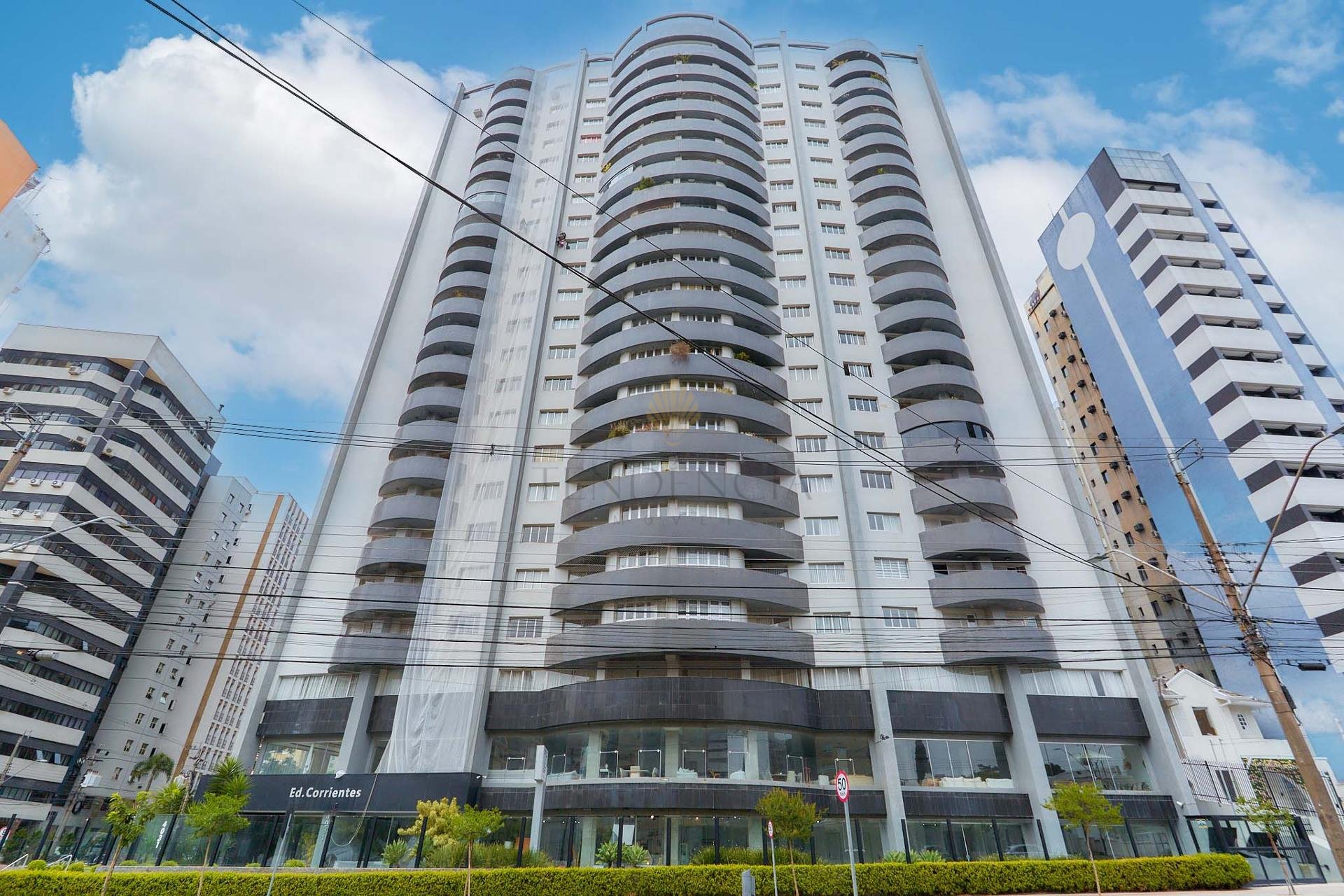 Apartamento reformado com 4 dormitórios à venda, 266,80 m2, BA...