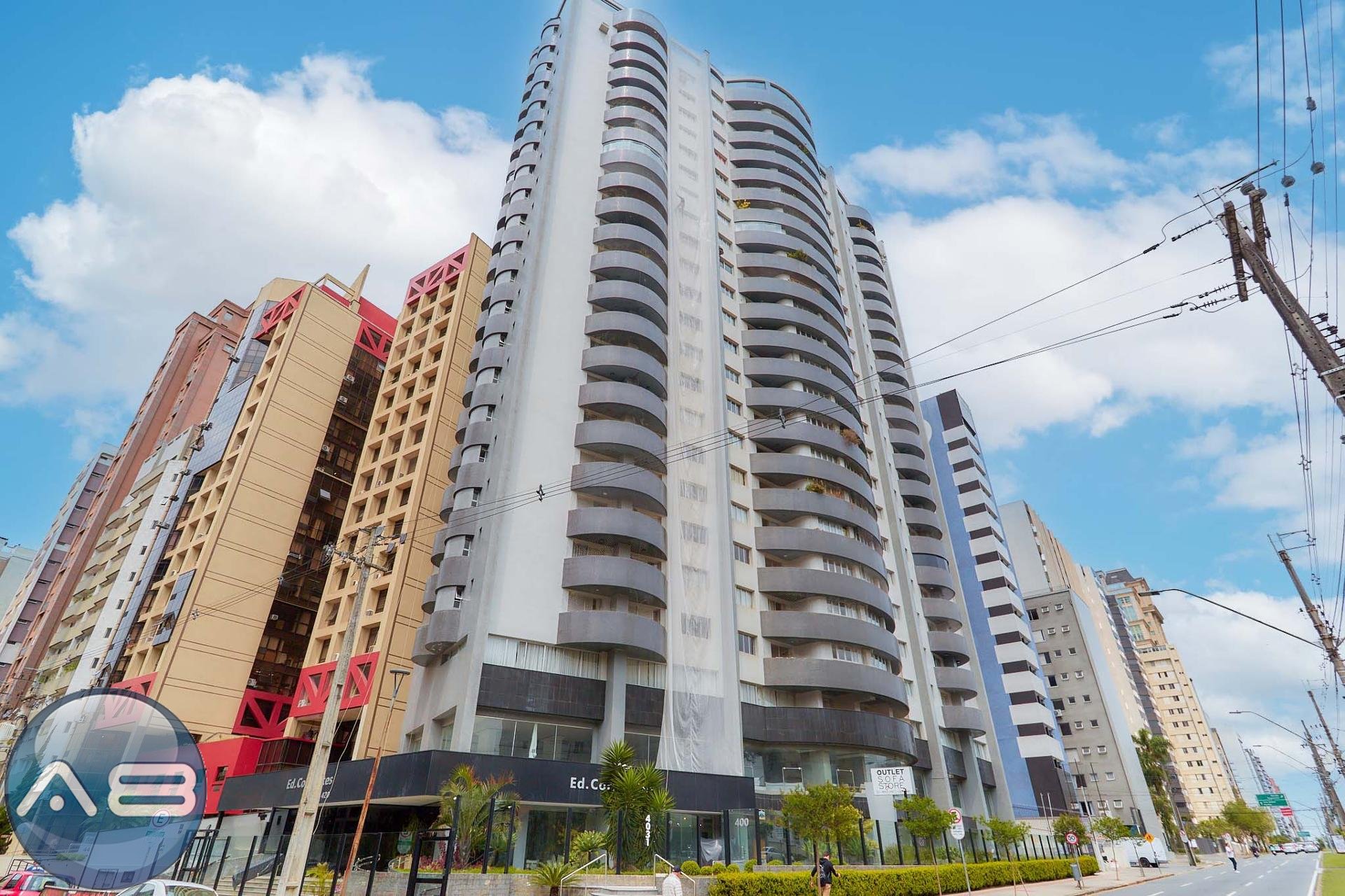 Apartamento reformado com 4 dormitórios à venda, 266,80 m2, BA...