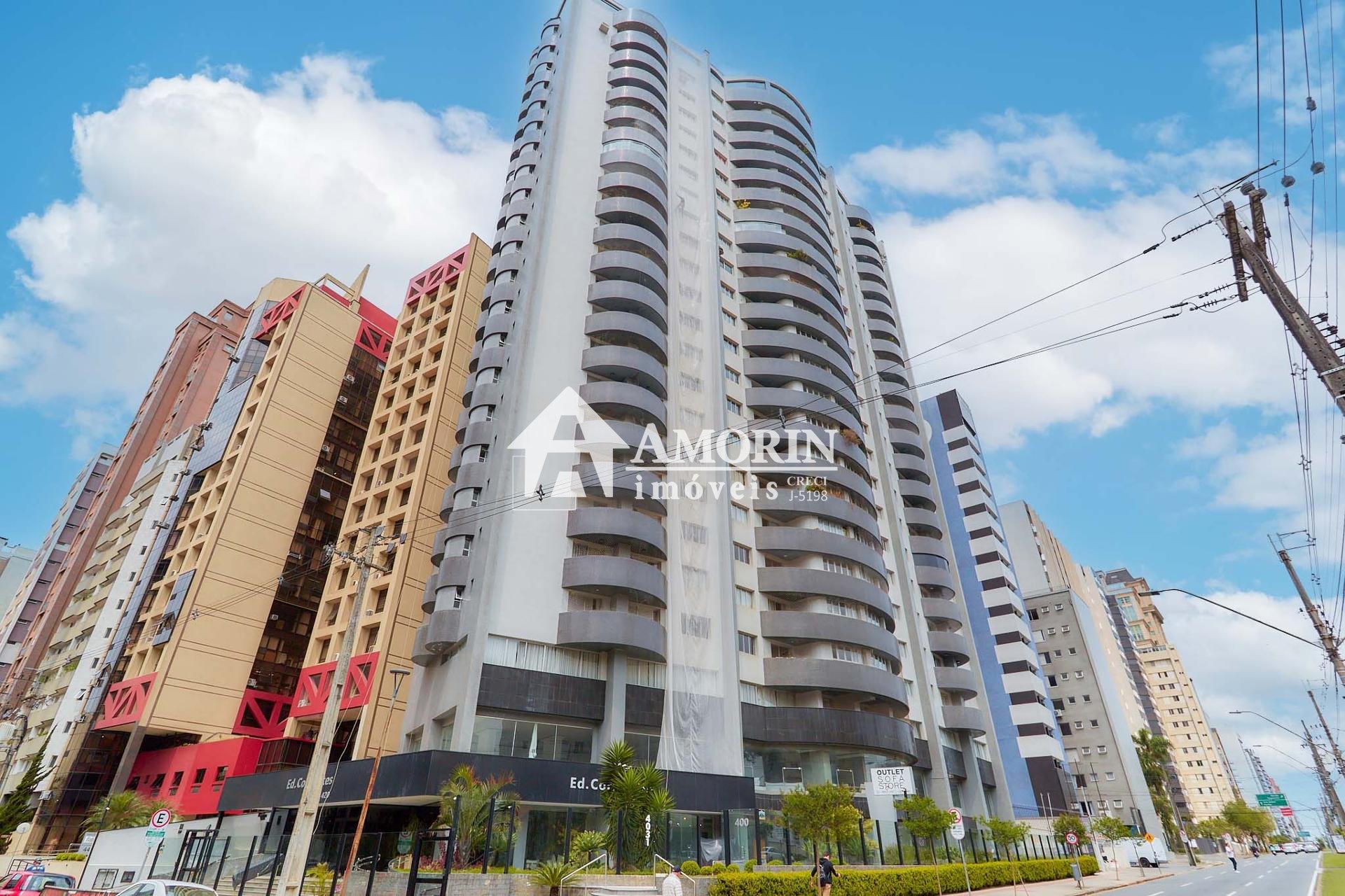 Apartamento reformado com 4 dormitórios à venda, 266,80 m2, BA...