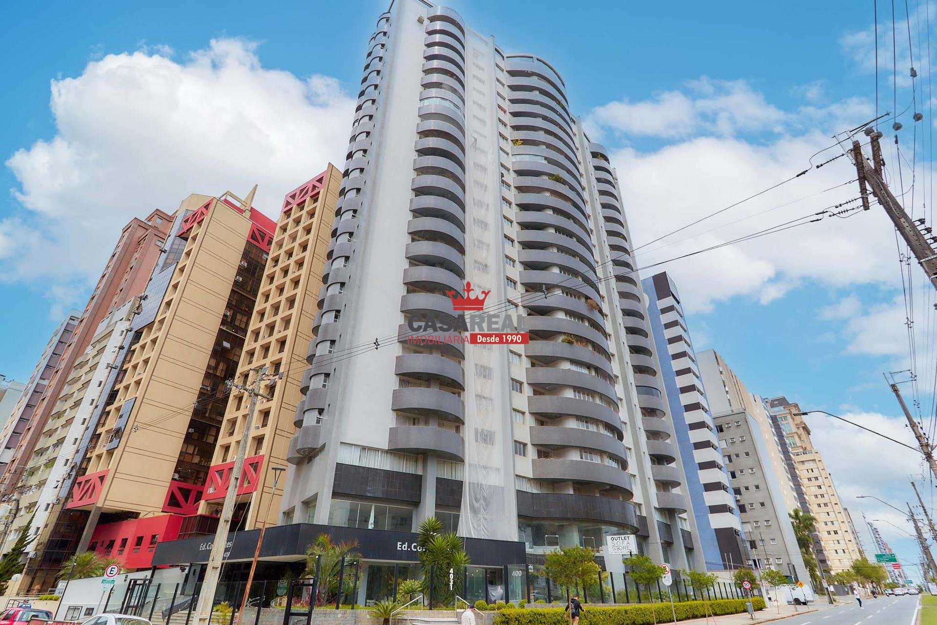 Apartamento reformado com 4 dormitórios à venda, 266,80 m2, BATEL, CURITIBA - PR