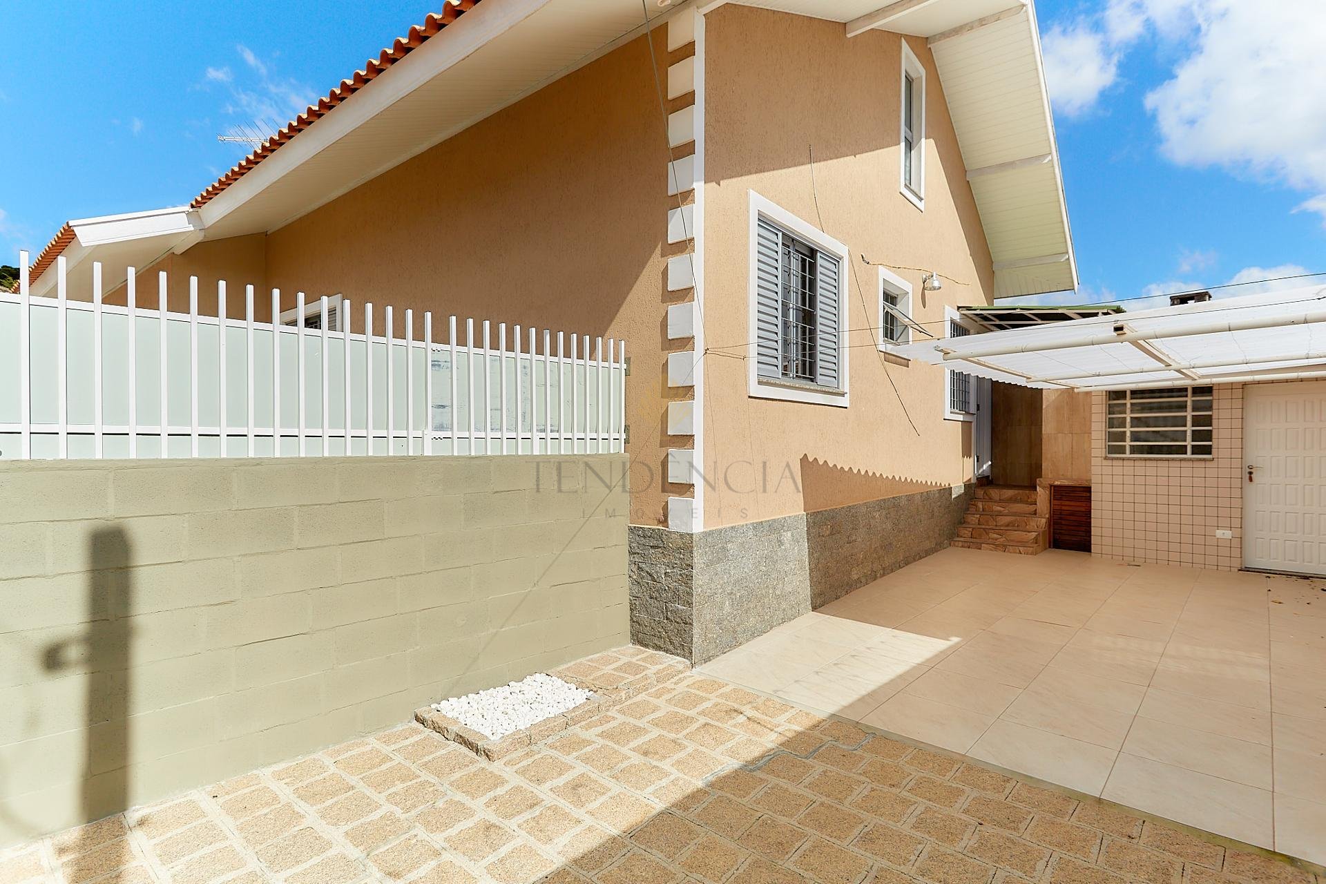 Casa com 1 dormitório para locação, 50 m2, BUTIATUVINHA, CURIT...