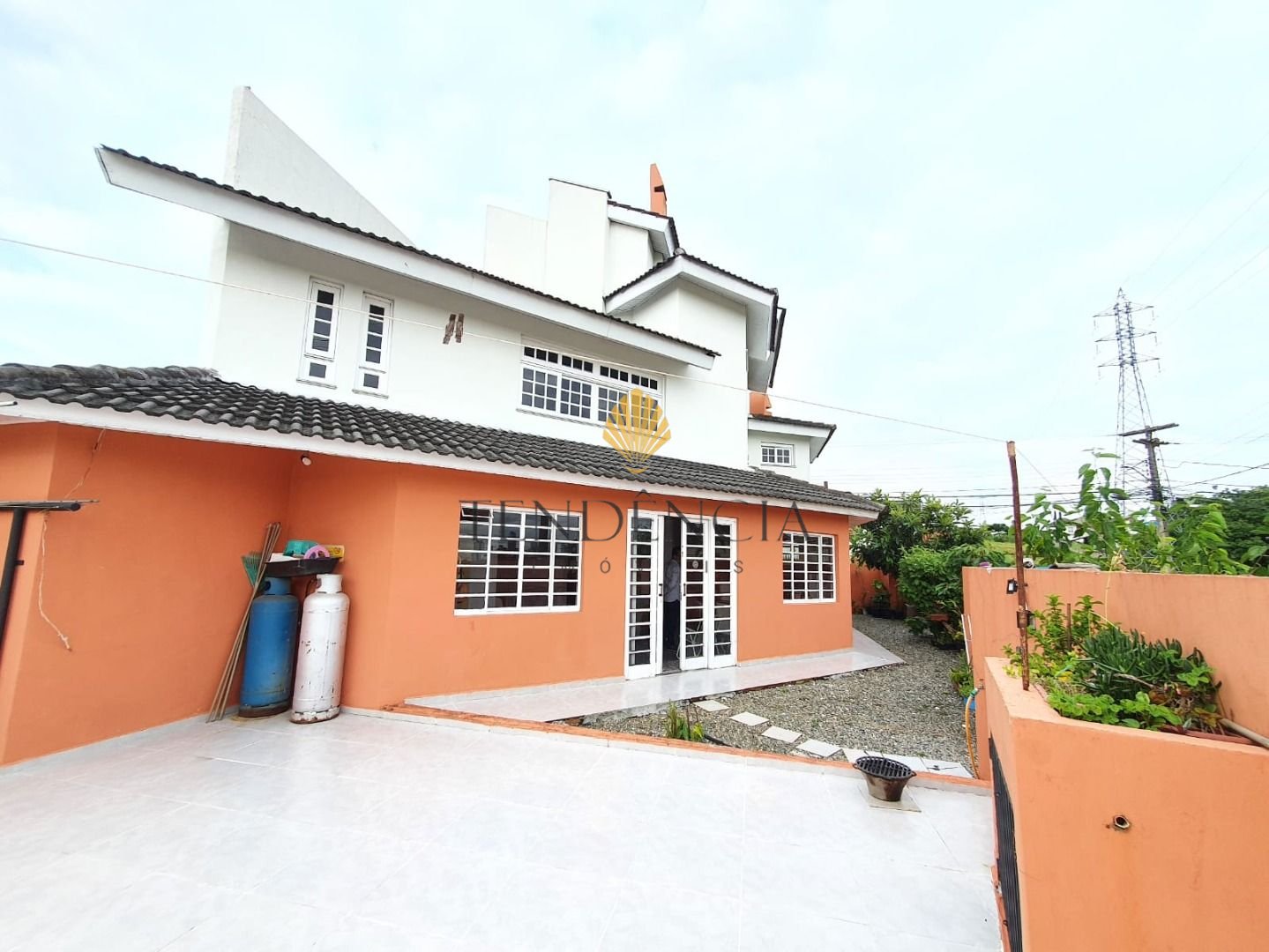 Sobrado com 3 quartos à venda, 299 m2 por R  849.000 - São Bra...