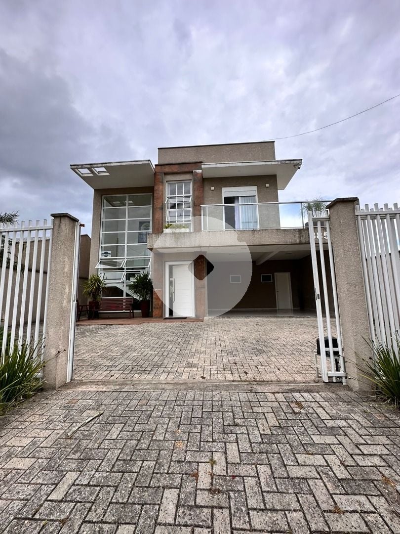 Sobrado com 3 Suítes à venda, 230 m2 por R  2.499.000 - Brejatuba - Guaratuba PR