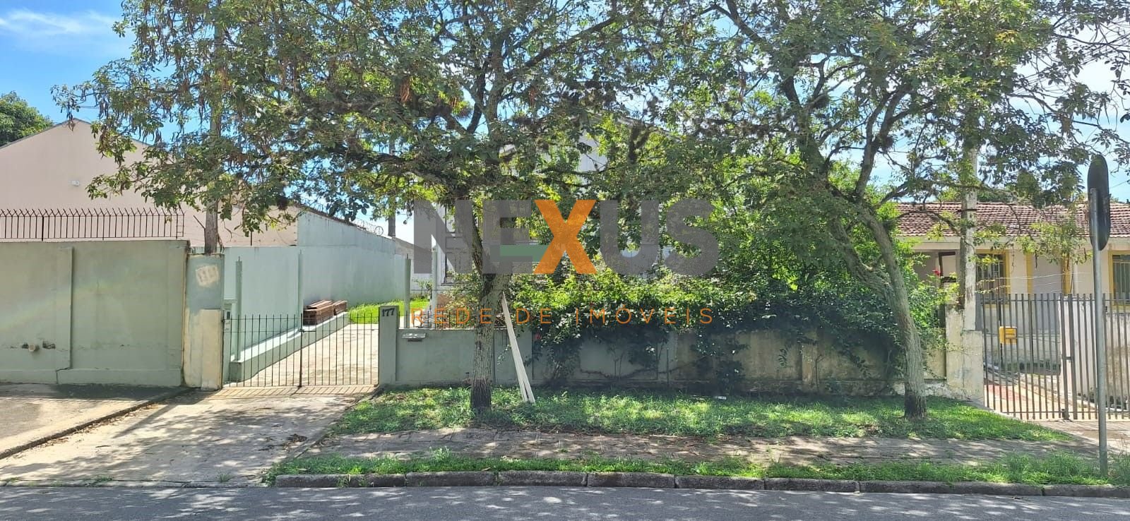 Terreno ZR4.1 à venda, 660 m2, Capão Raso - Curitiba PR