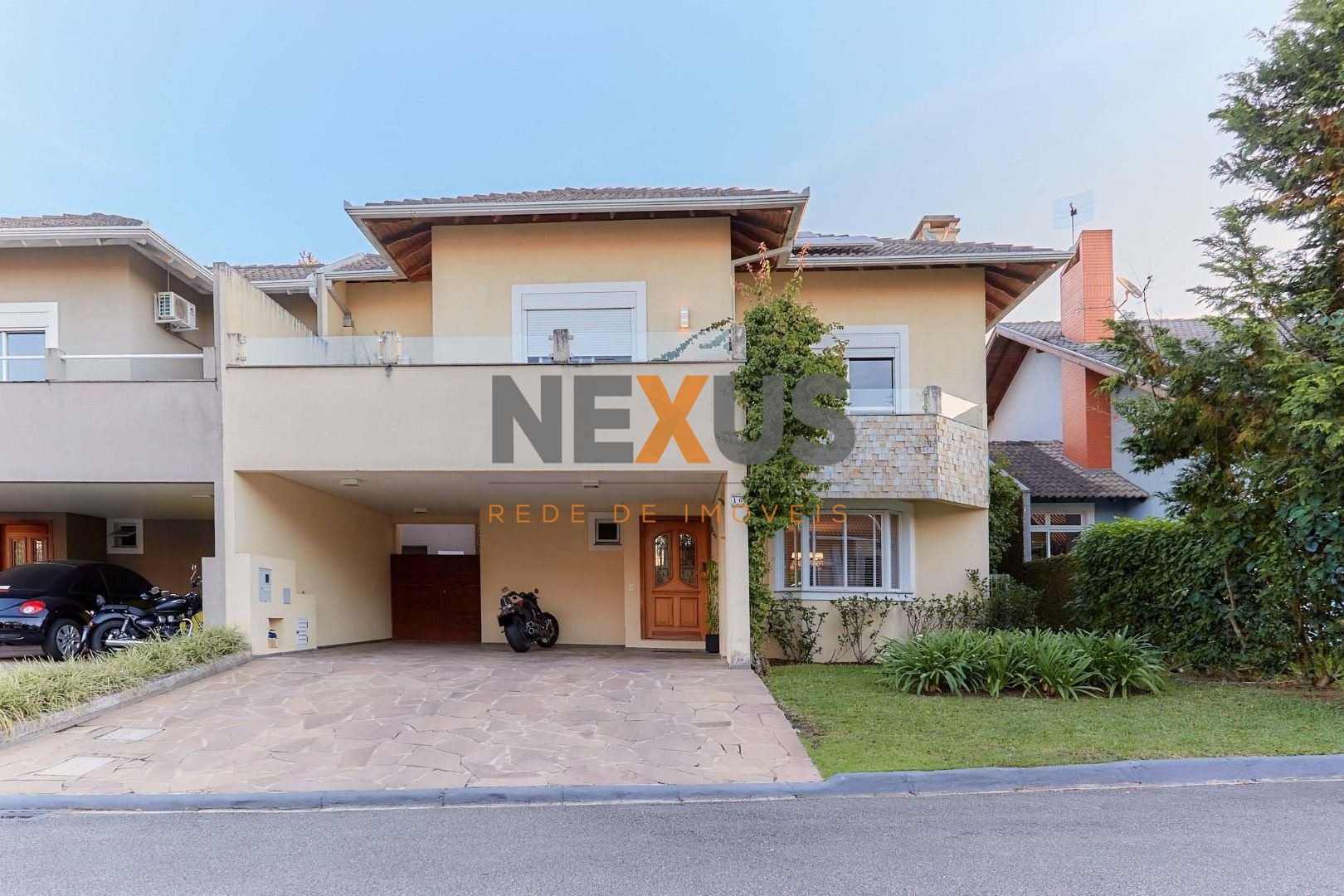 Casa com 4 dormitórios à venda, 266,24 m2, Butiatuvinha, CURIT...