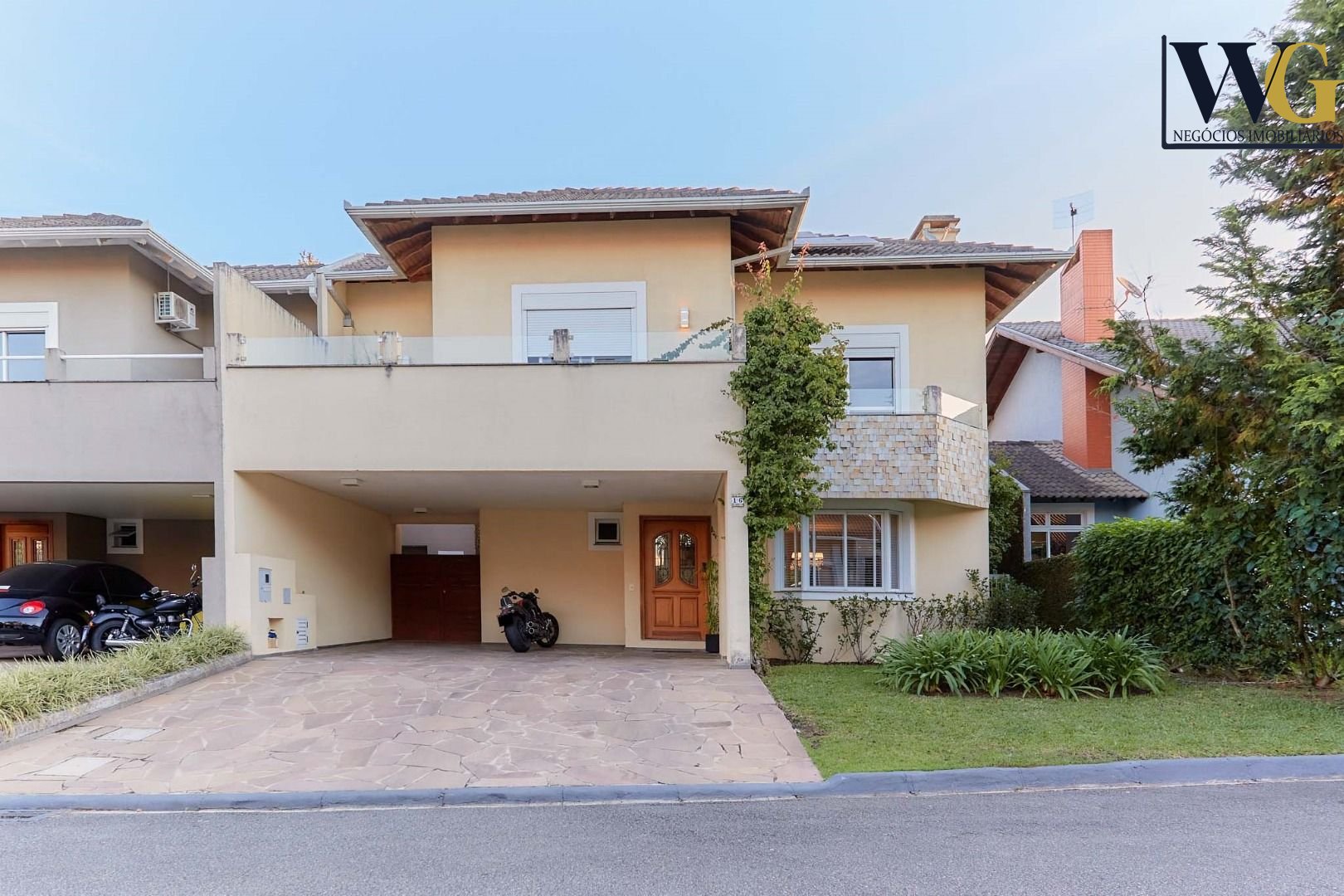 Casa com 4 dormitórios à venda, 266,24 m2, Butiatuvinha, CURIT...