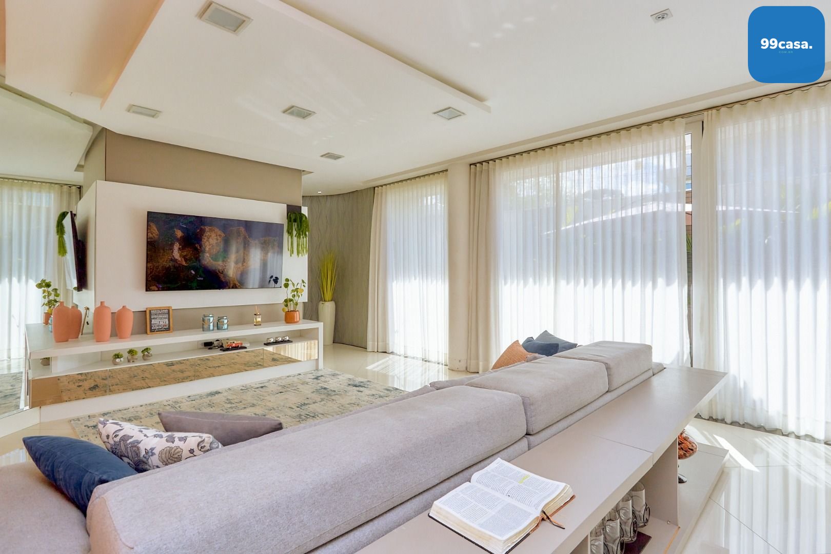 Apartamento em Curitiba, bairro com clima de interior, 2 quart...
