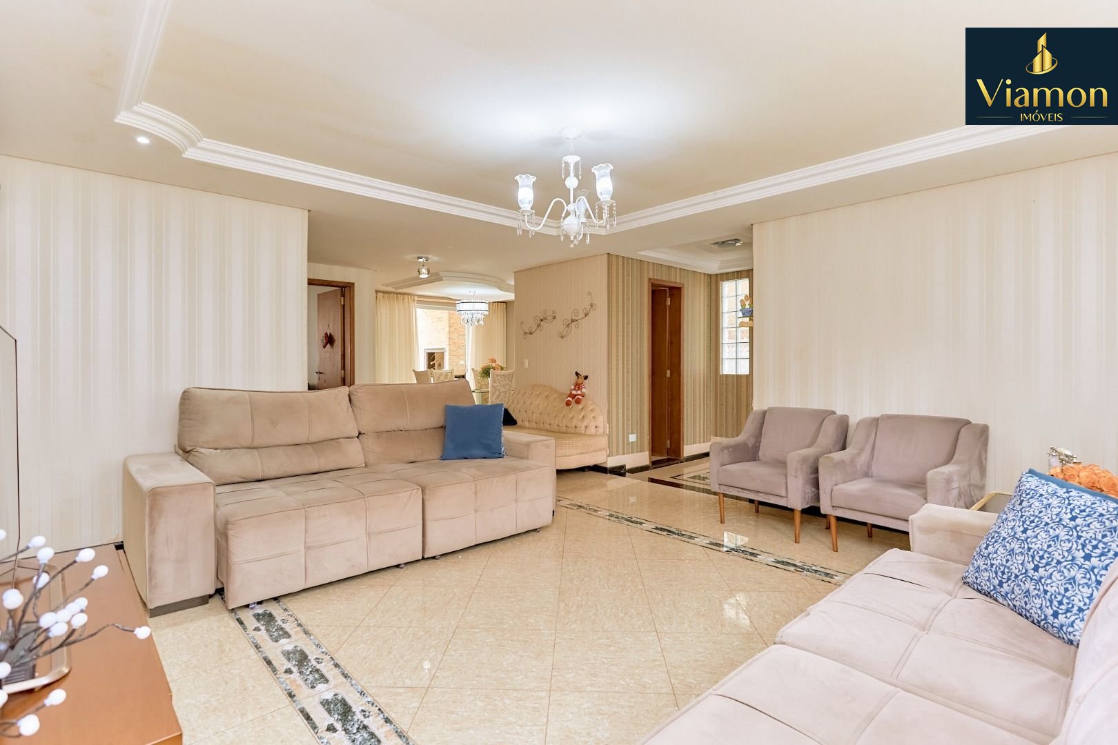 Casa com 3 quartos à venda, 229 m2 por R  1.690.000 - Portão -...