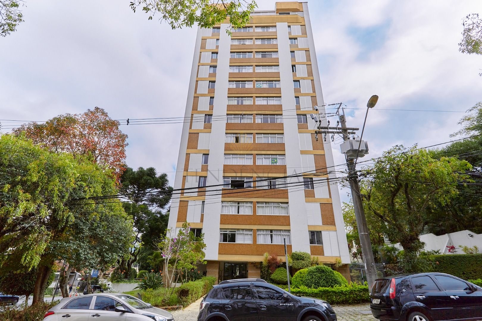 Apartamento com 4 dormitórios à venda, 241,30 m2 por R  1.680....