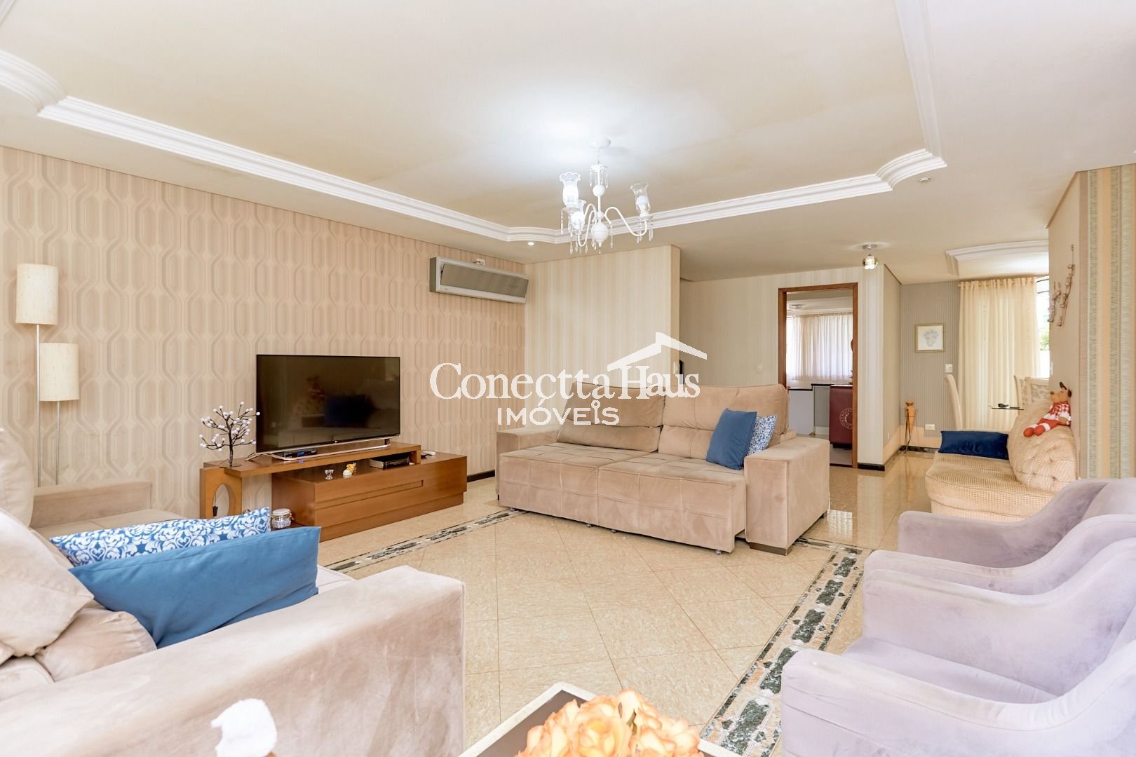 Casa com 3 quartos à venda, 229 m2 por R  1.690.000 - Portão -...