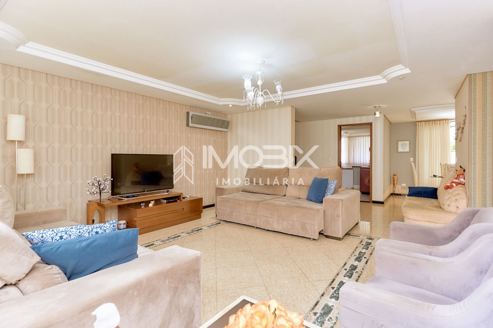 Casa com 3 quartos à venda, 229 m2 por R  1.690.000 - Portão -...
