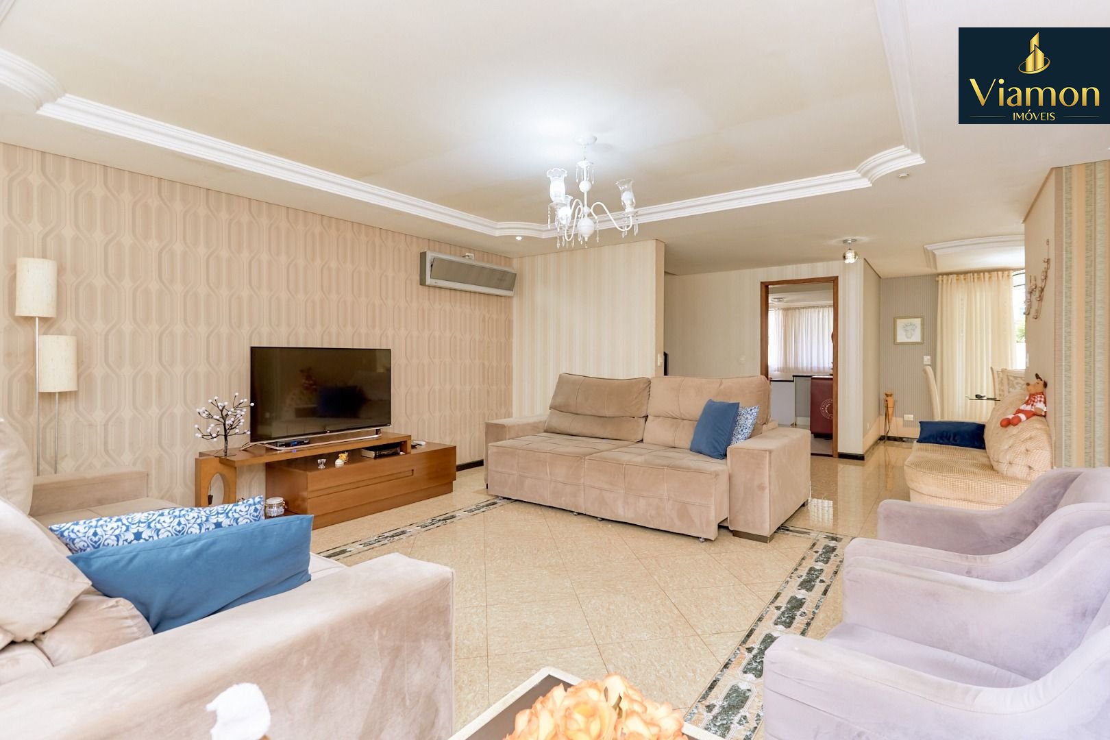 Casa com 3 quartos à venda, 229 m2 por R  1.690.000 - Portão -...