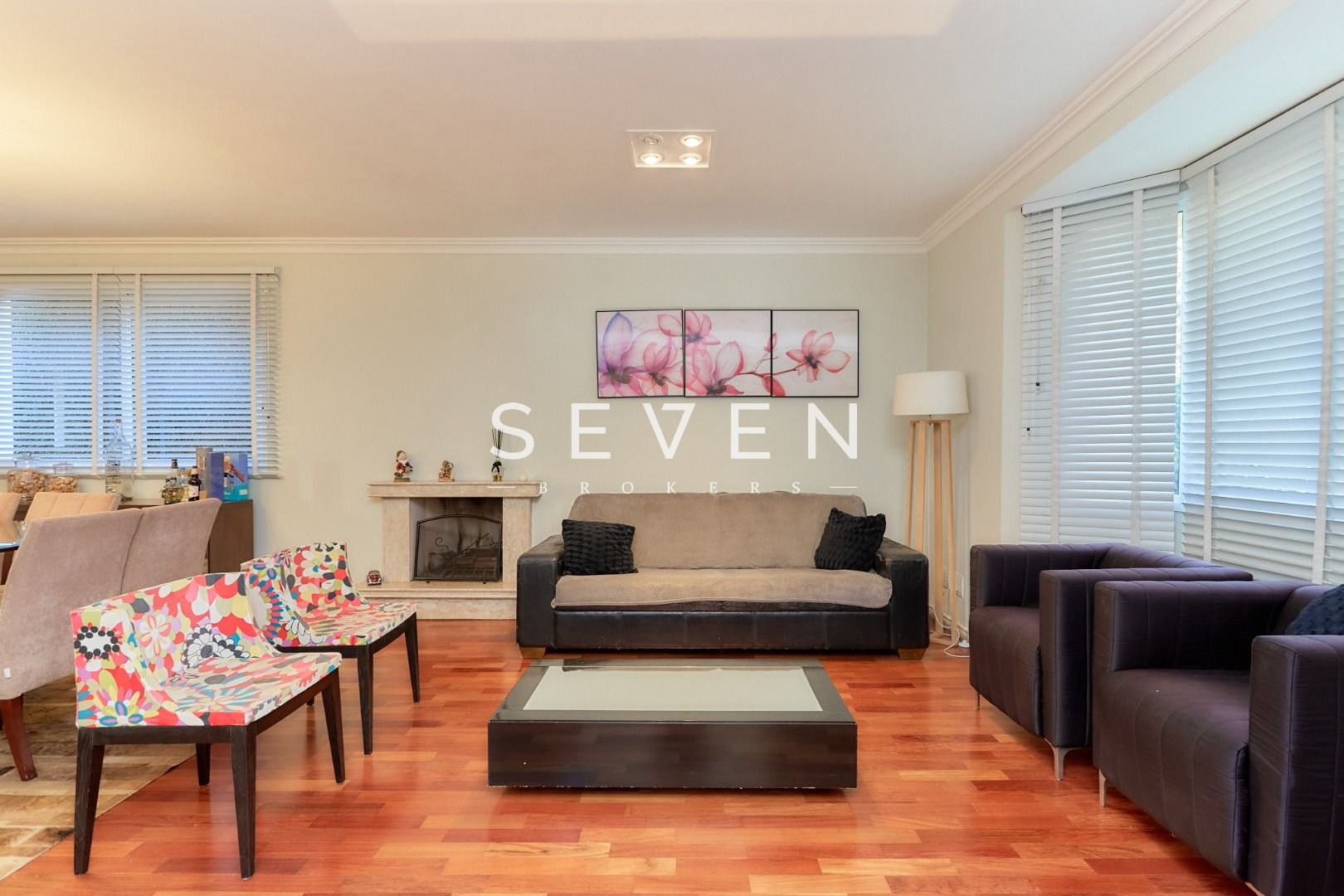 Casa com 4 dormitórios à venda, 266,24 m2, Butiatuvinha, CURIT...