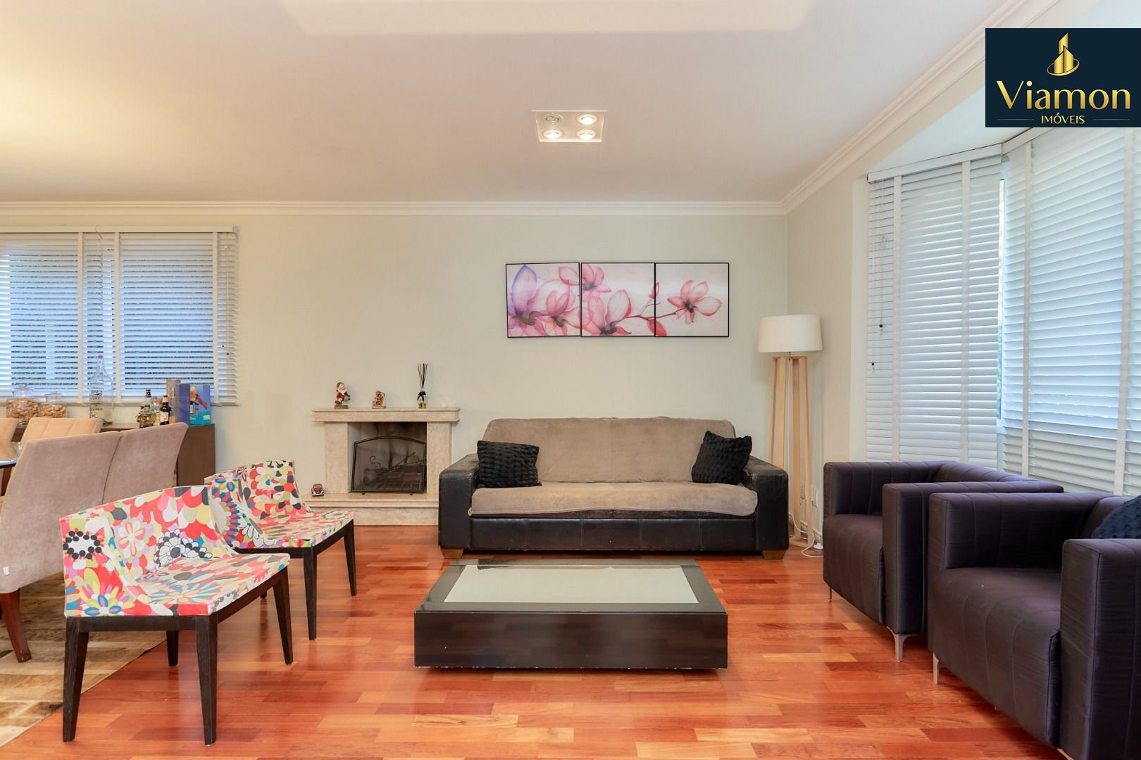 Casa com 4 dormitórios à venda, 266,24 m2, Butiatuvinha, CURIT...