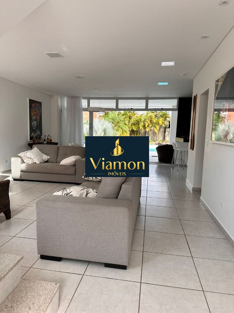 Sobrado com 3 Suítes à venda, 230 m2 por R  2.499.000 - Brejat...