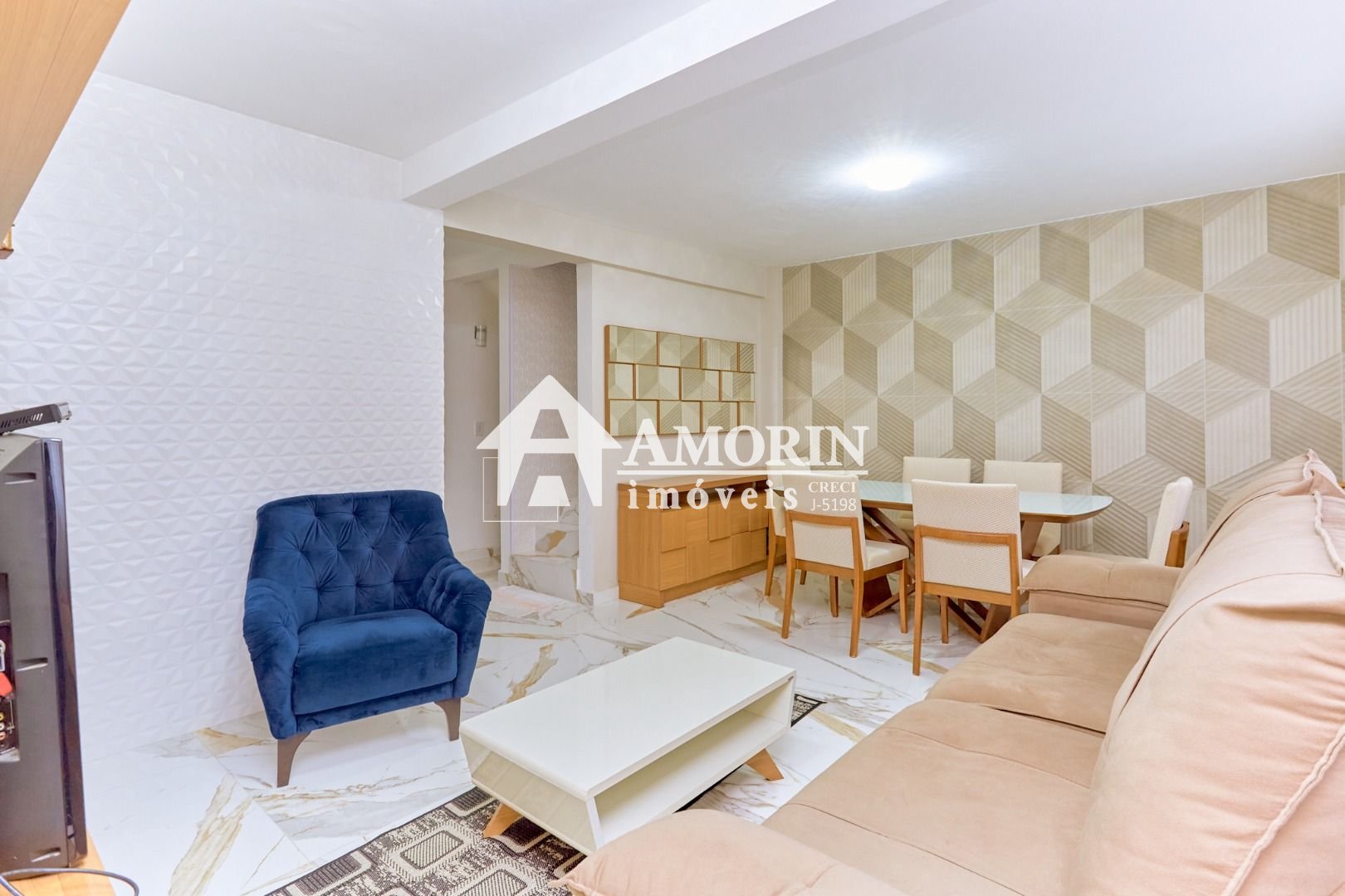 Sobrado com 4 quartos à venda, 162 m2 por R  649.000 - Xaxim -...