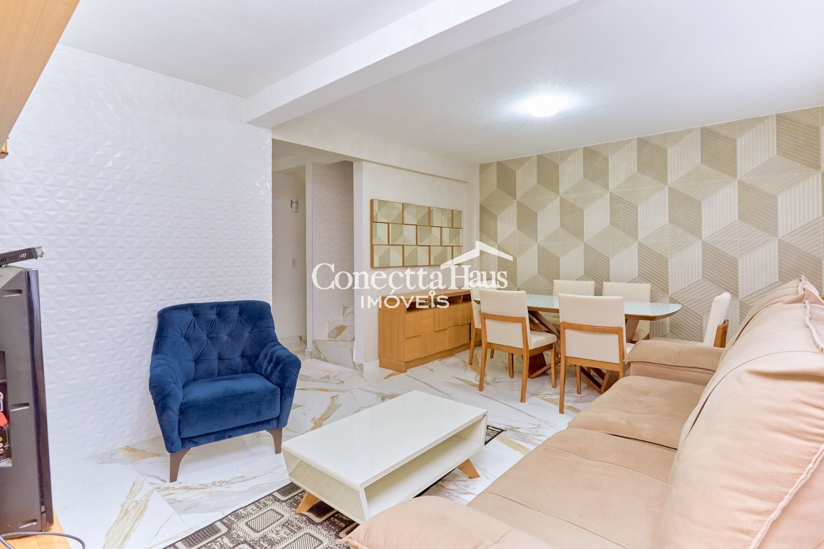 Sobrado com 4 quartos à venda, 162 m2 por R  649.000 - Xaxim -...