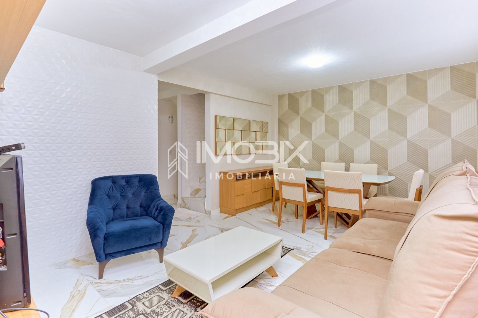 Sobrado com 4 quartos à venda, 162 m2 por R  649.000 - Xaxim -...