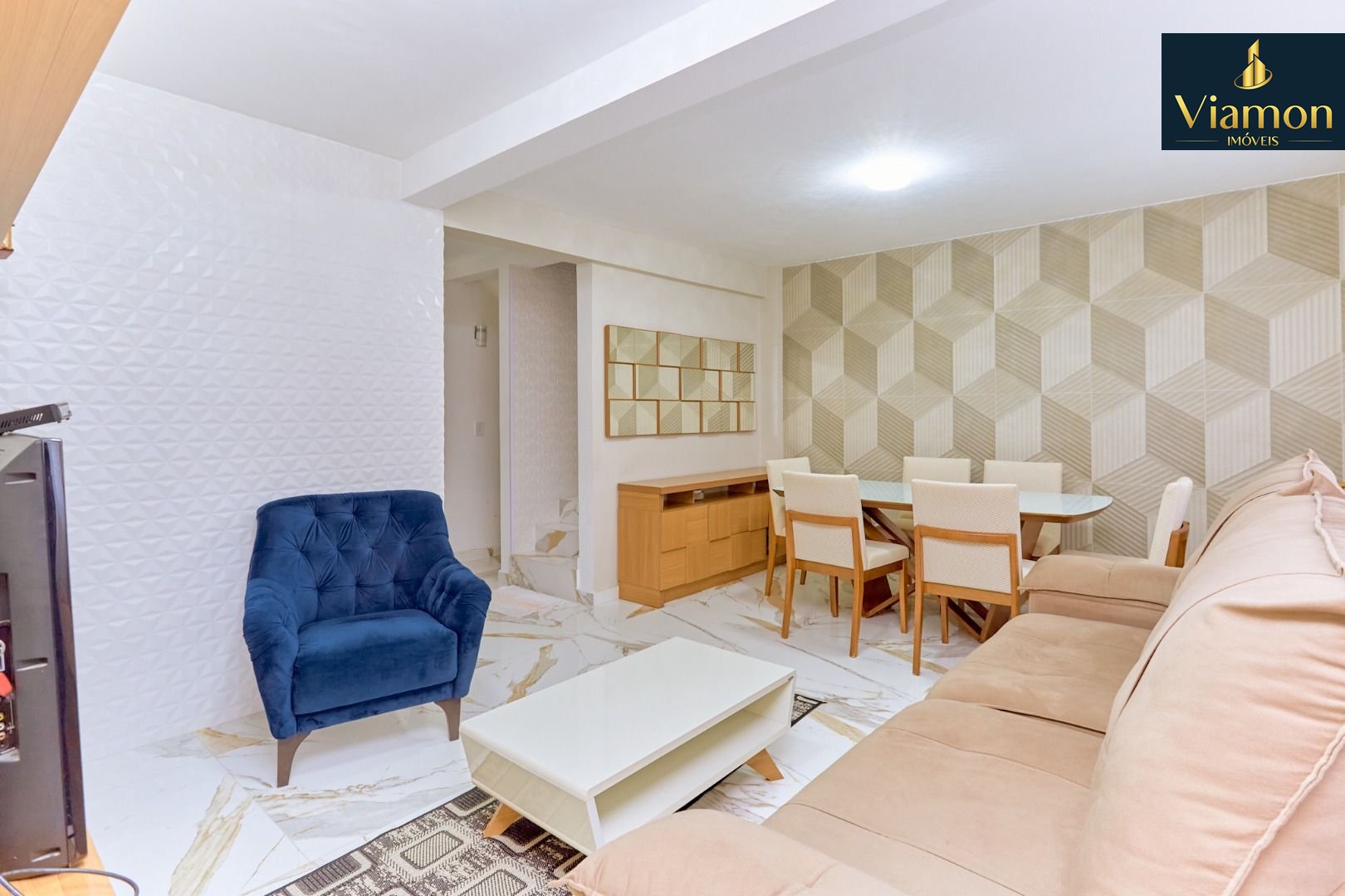 Sobrado com 4 quartos à venda, 162 m2 por R  649.000 - Xaxim -...