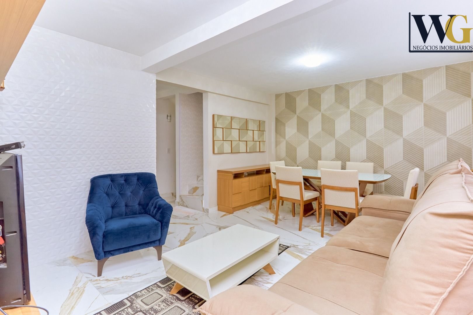 Sobrado com 4 quartos à venda, 162 m2 por R  649.000 - Xaxim -...