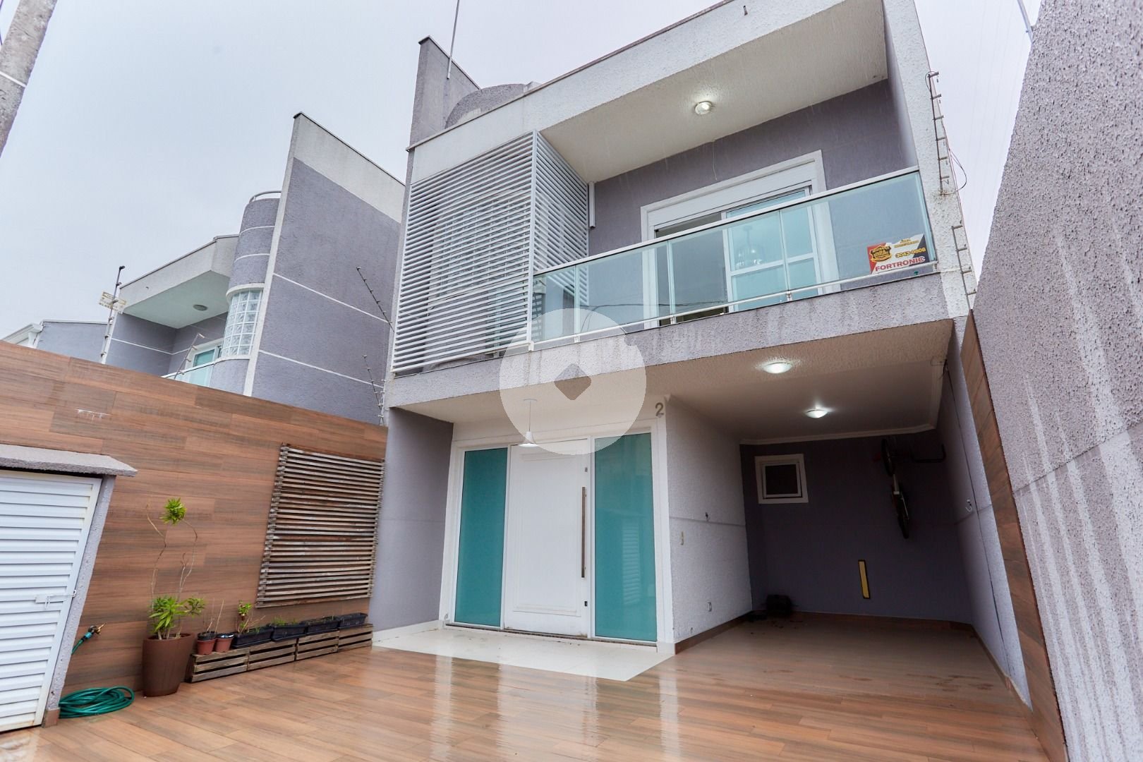 Sobrado com 3 dormitórios à venda, 160 m2 por R  679.000,00 - Boqueirão - Curitiba PR