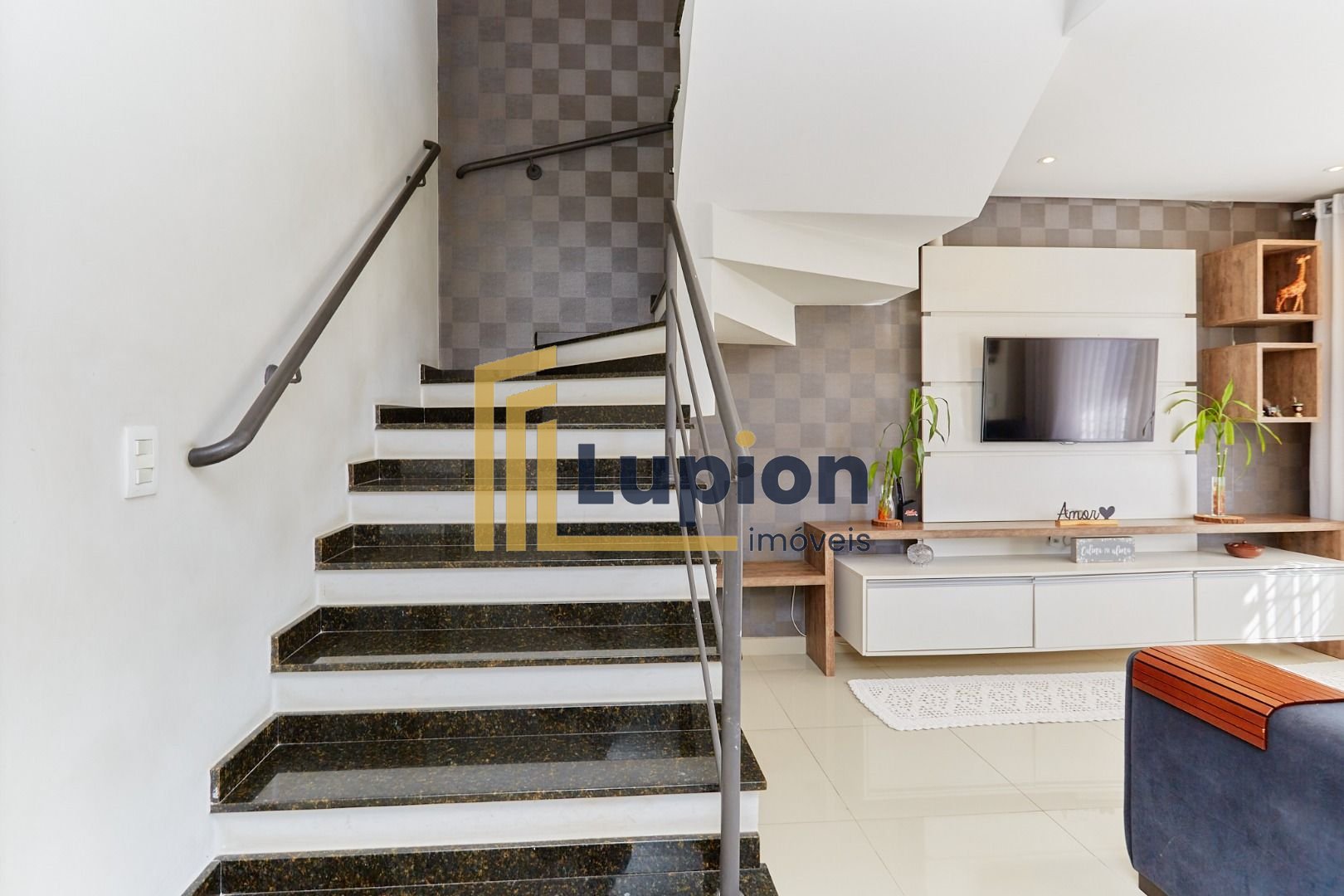 Sobrado com 3 quartos à venda, 89 m2 por R  649.000 - Boqueirã...