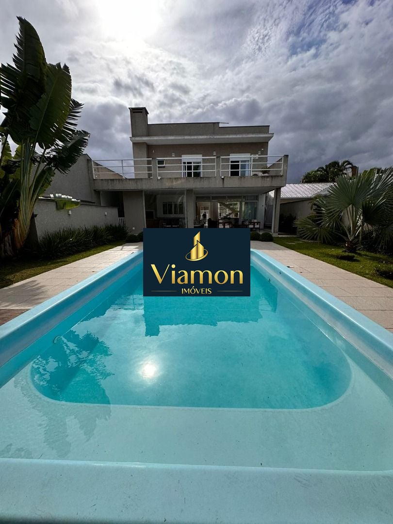 Sobrado com 3 Suítes à venda, 230 m2 por R  2.499.000 - Brejat...