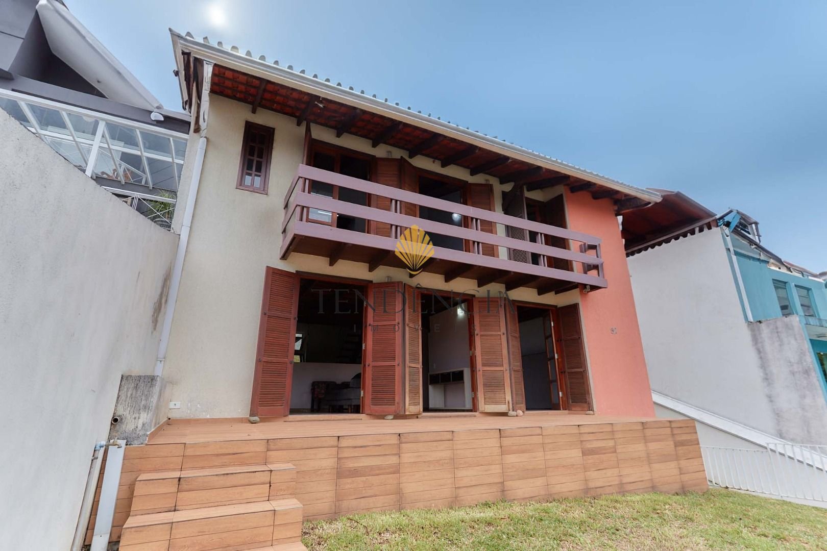 Casa com 3 dormitórios à venda, 201 m2 por R  1.060.000,00 - S...