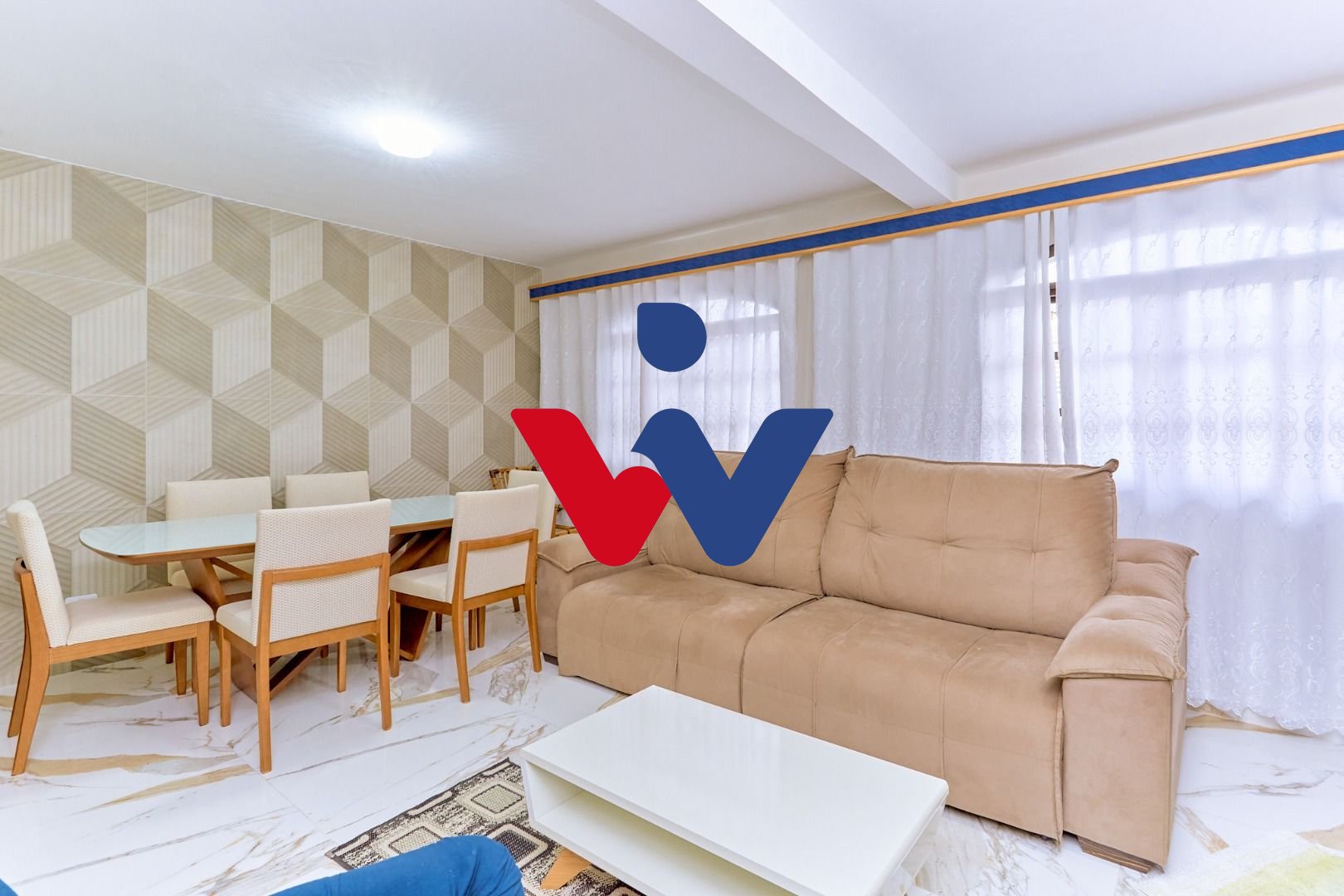 Sobrado com 4 quartos à venda, 162 m2 por R  649.000 - Xaxim -...