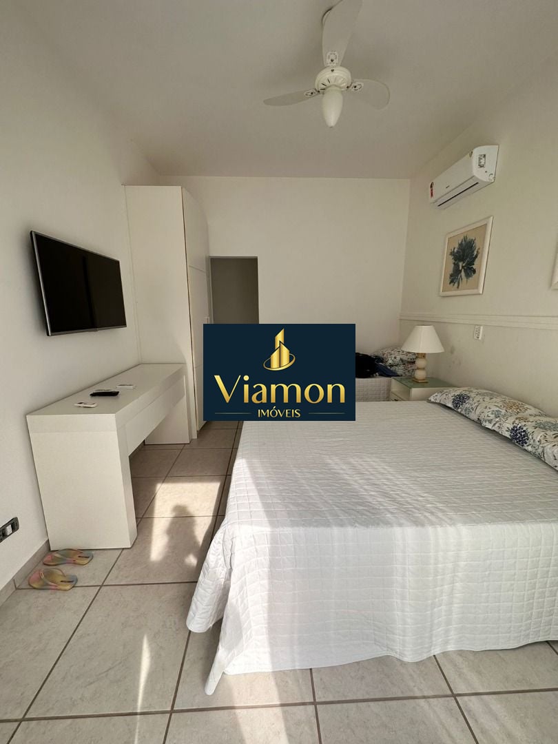 Sobrado com 3 Suítes à venda, 230 m2 por R  2.499.000 - Brejat...