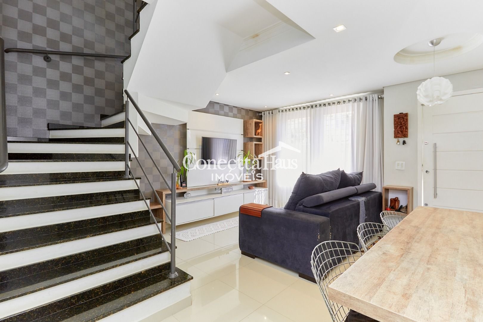 Sobrado com 3 quartos à venda, 89 m2 por R  649.000 - Boqueirã...
