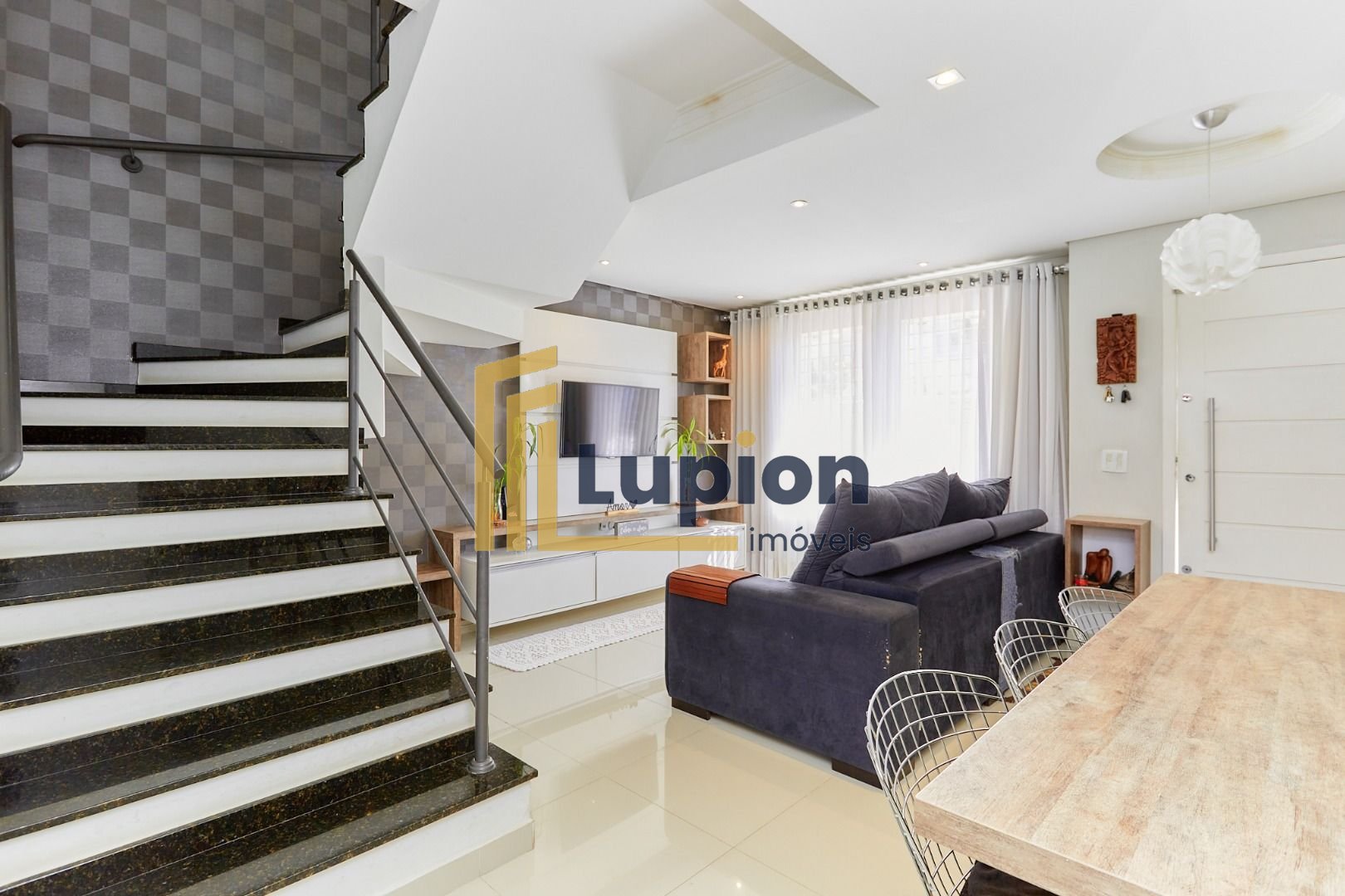 Sobrado com 3 quartos à venda, 89 m2 por R  649.000 - Boqueirã...