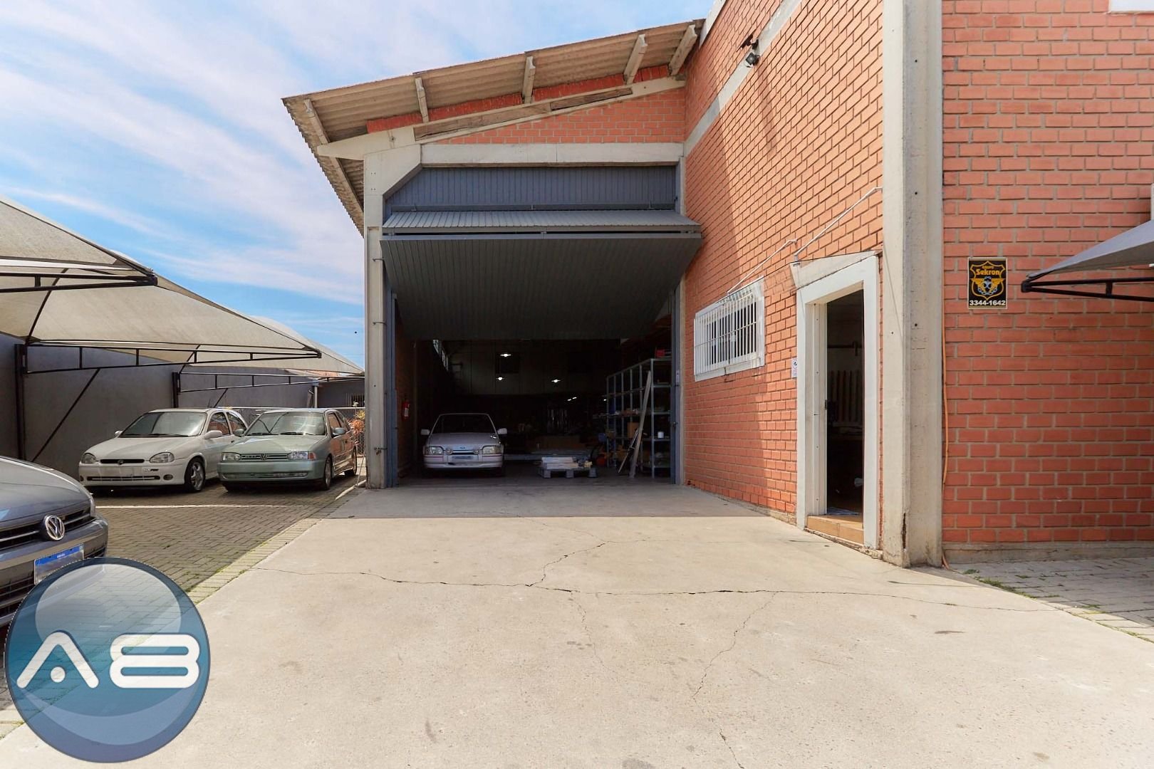 Barracão à venda, 500 m2 por R  1.780.000,00 - Uberaba - Curit...