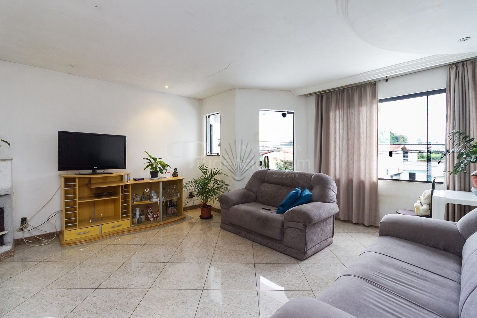 Sobrado com 4 quartos à venda, 655 m2, Pinheirinho - Curitiba PR
